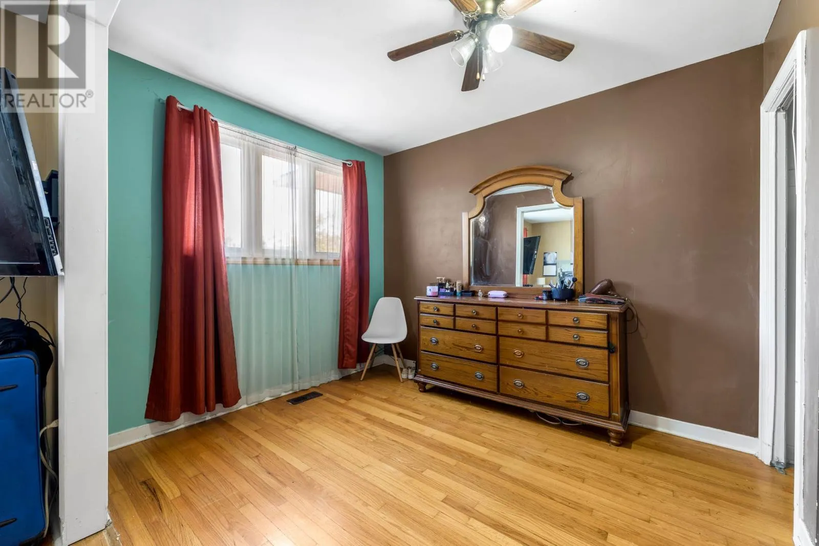 13 Symonds Avenue