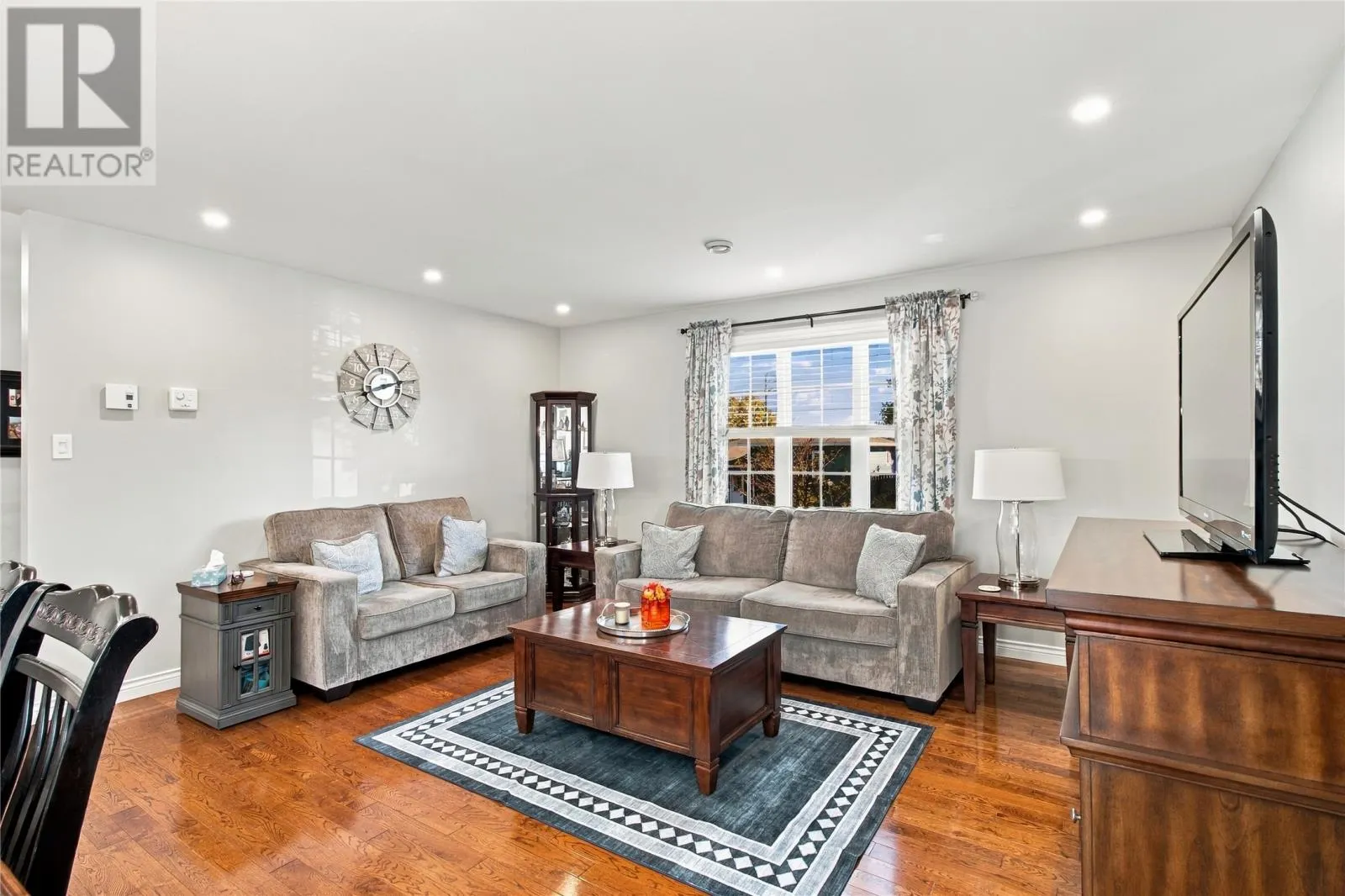23 Davis Place