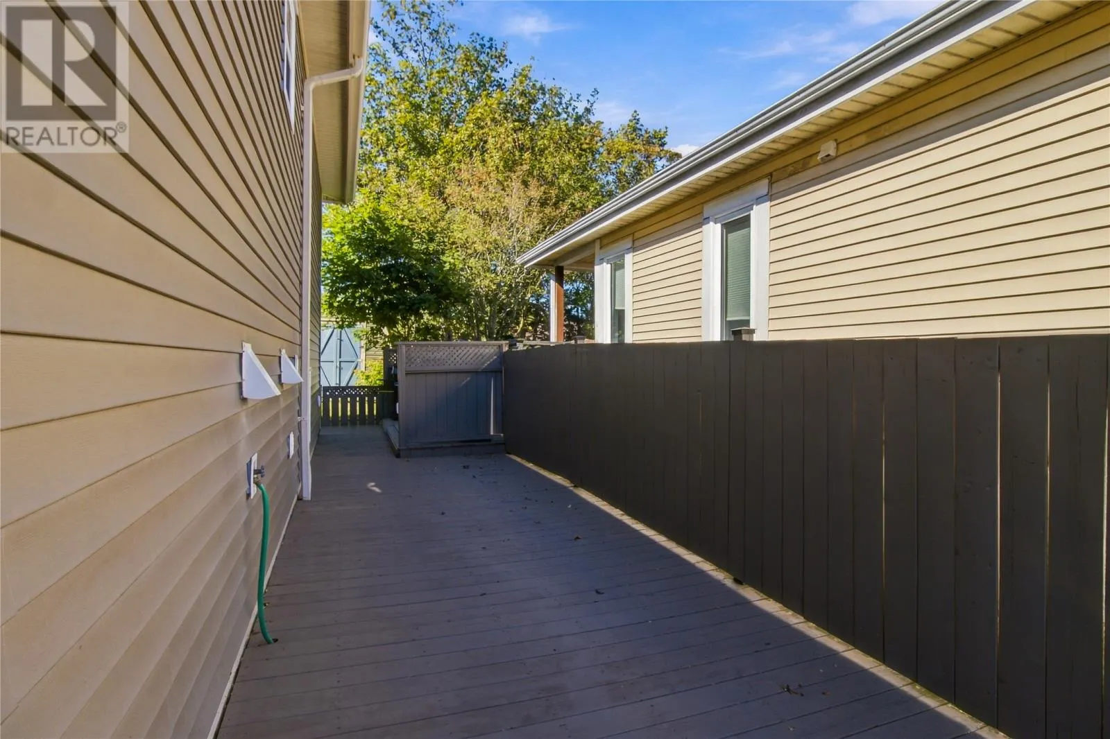 23 Davis Place