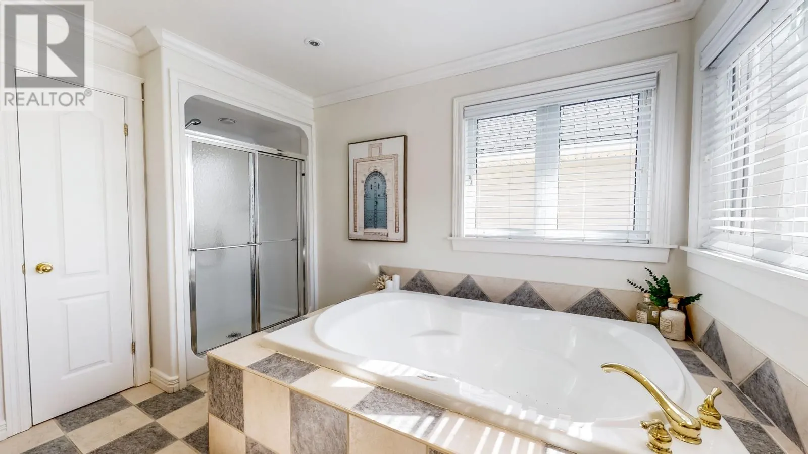 11 Ledingham Place