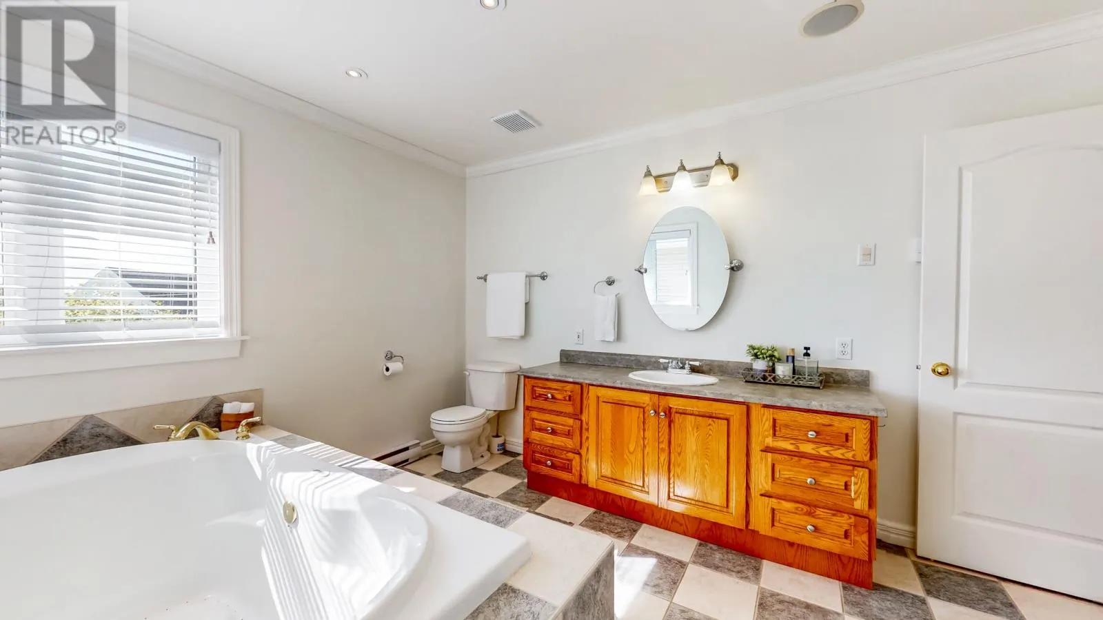 11 Ledingham Place