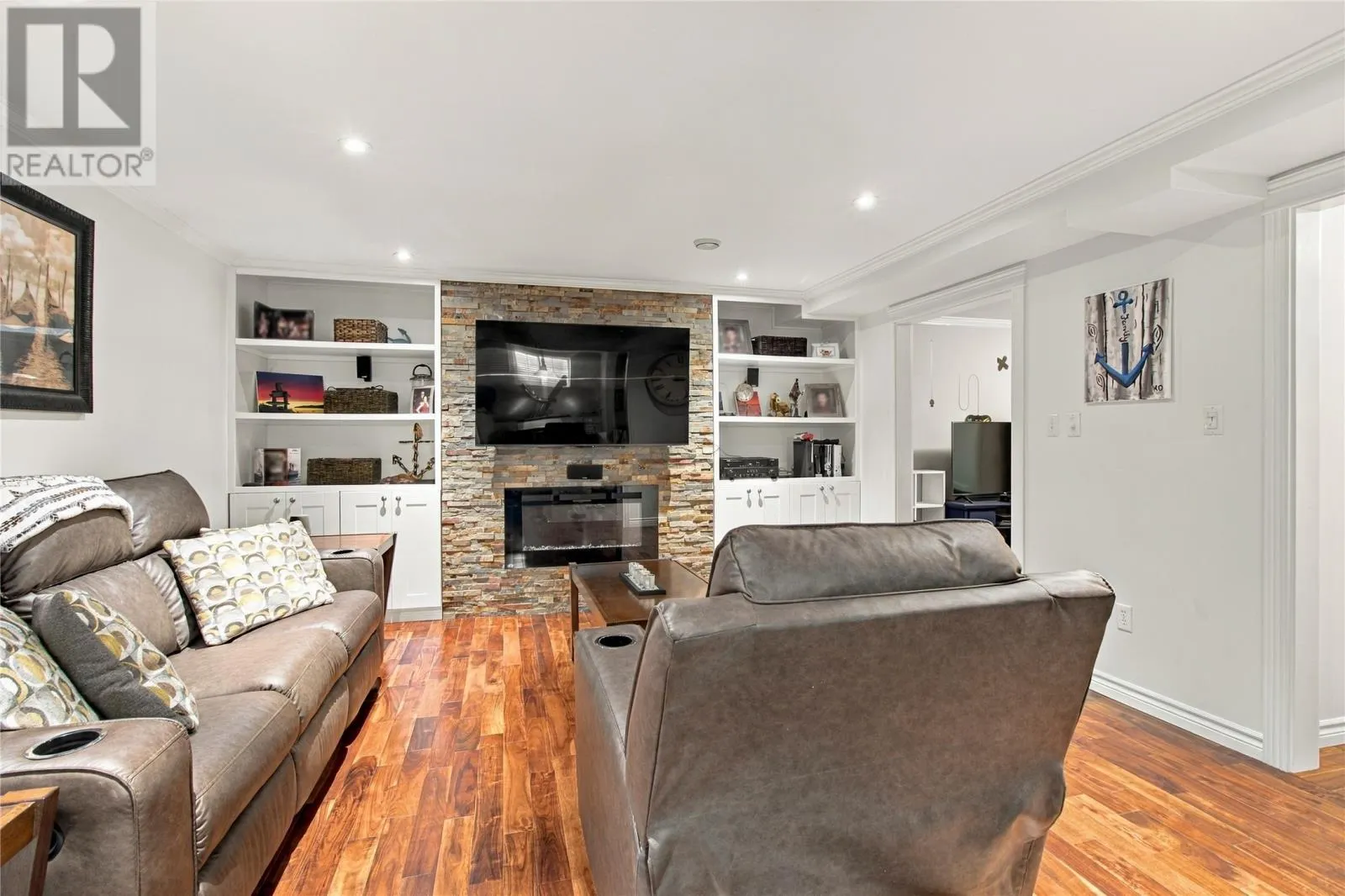 11 Webster Place