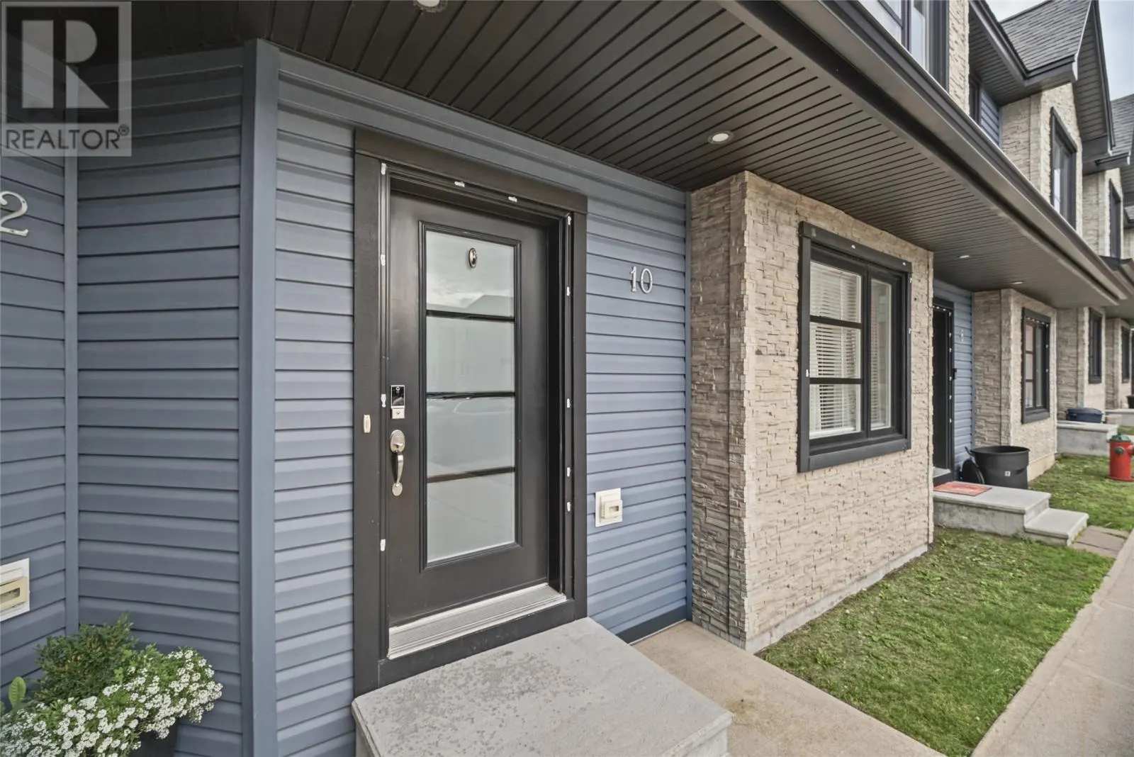 10 Glendale Court