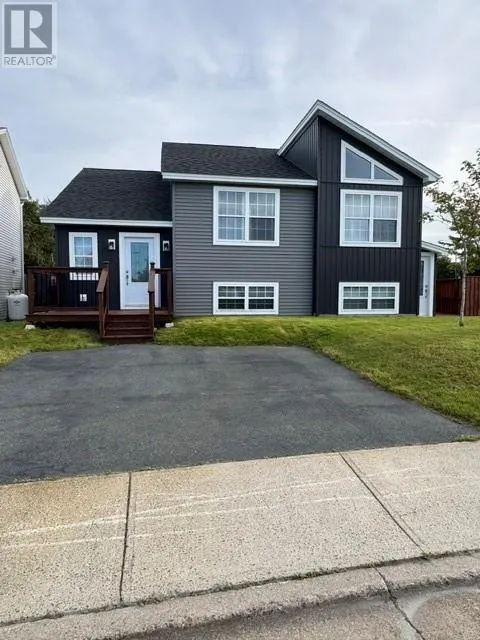 35 Treetop Drive