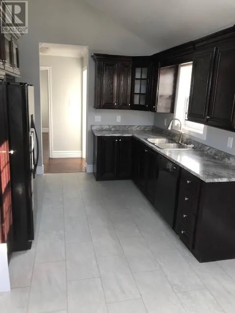 35 Treetop Drive