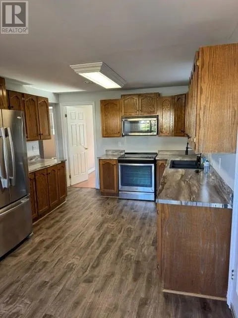 35 Treetop Drive