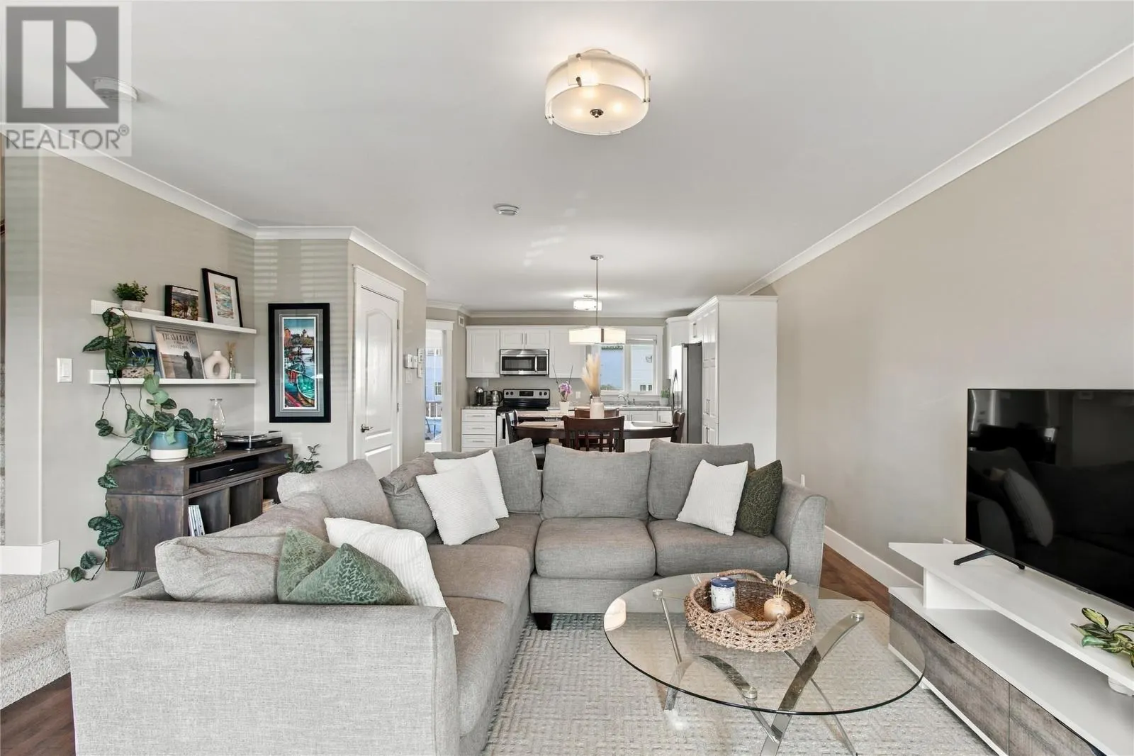 18 Great Southern Drive