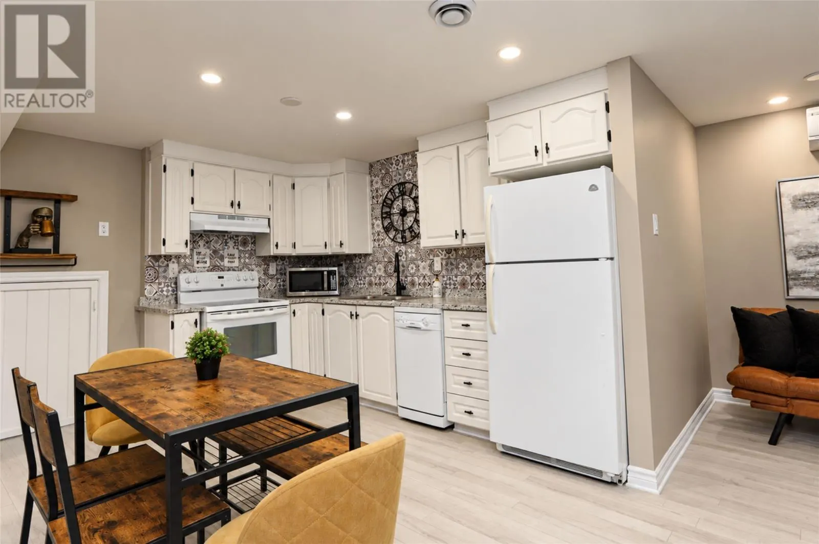 27 Summerwood Place