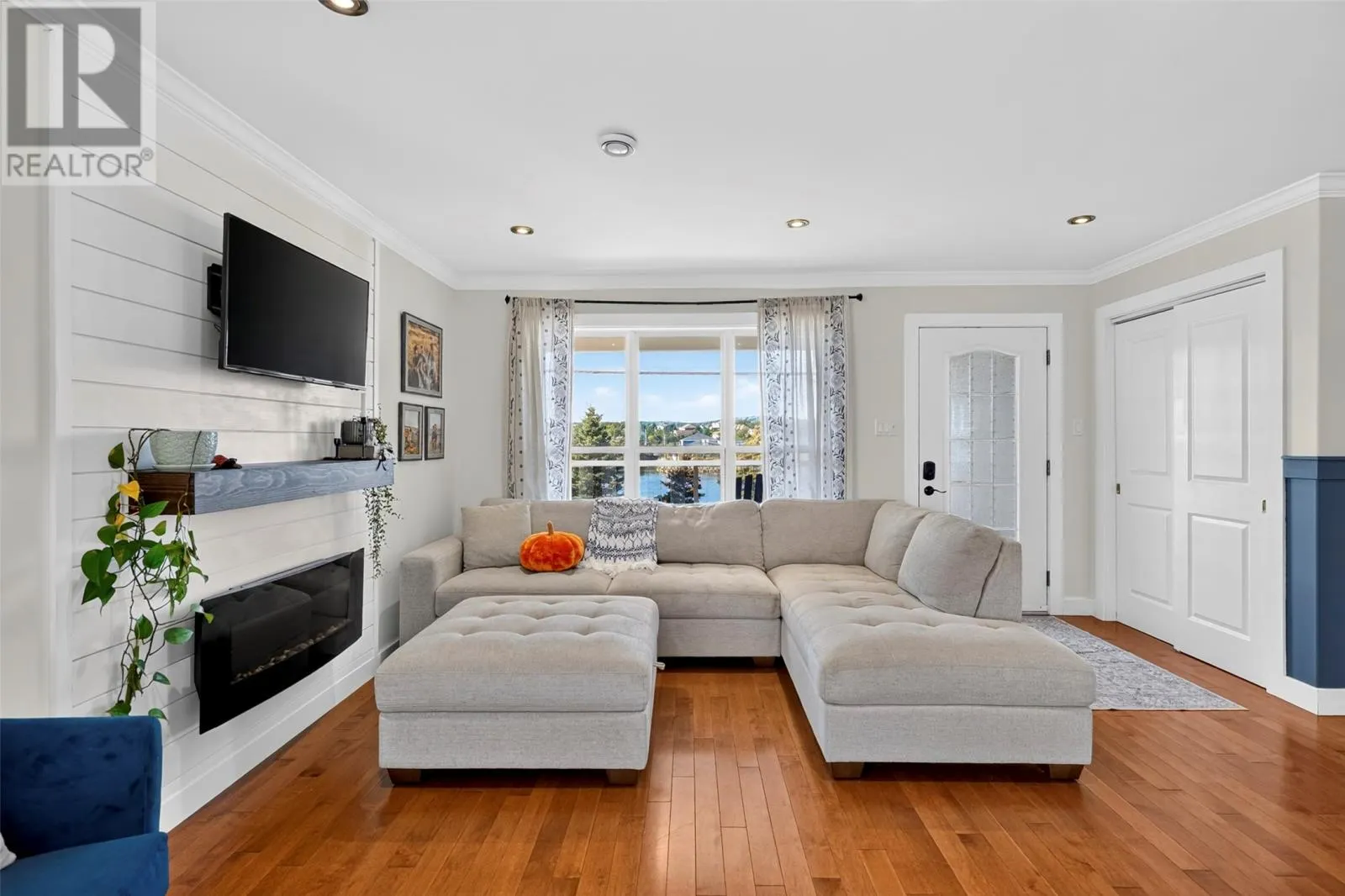 60 George Mercer Drive