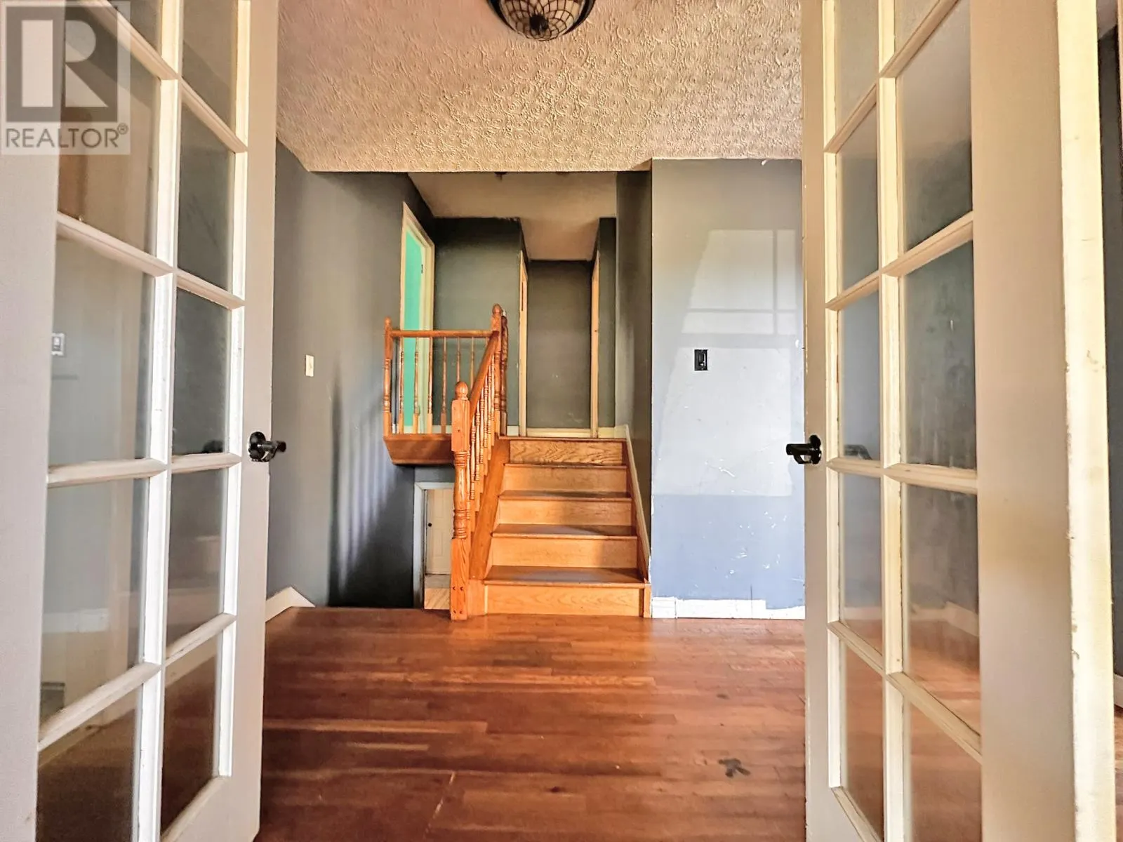 2 McMaster Place