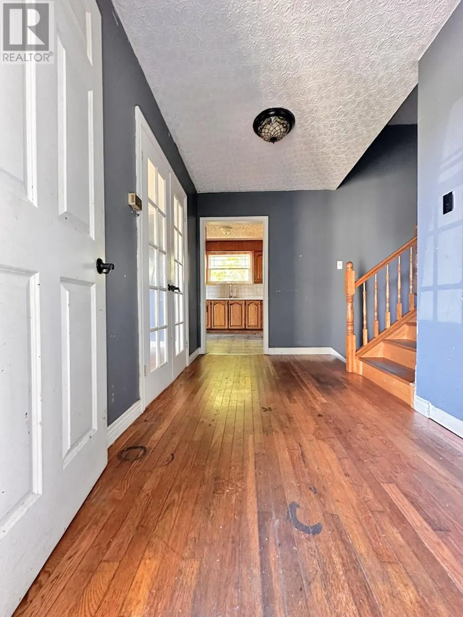 2 McMaster Place