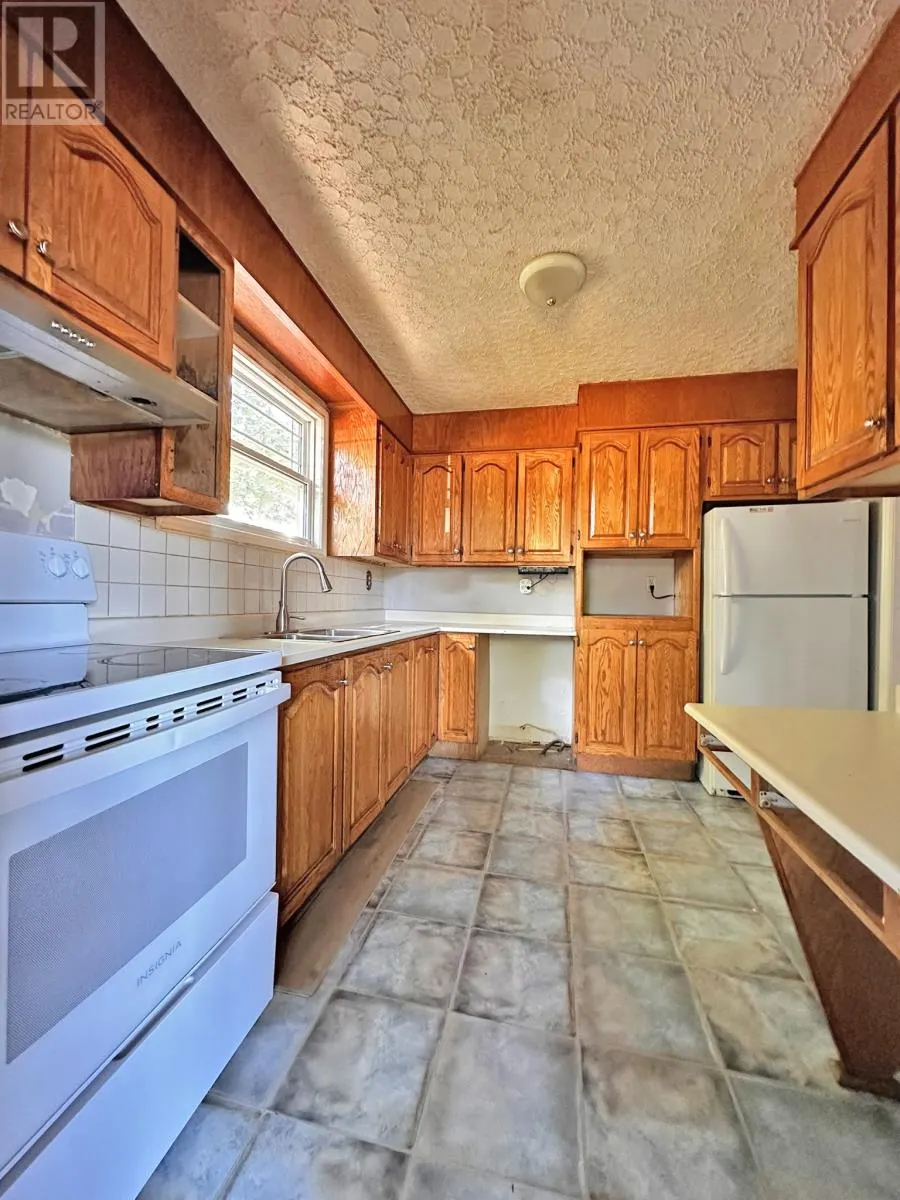 2 McMaster Place