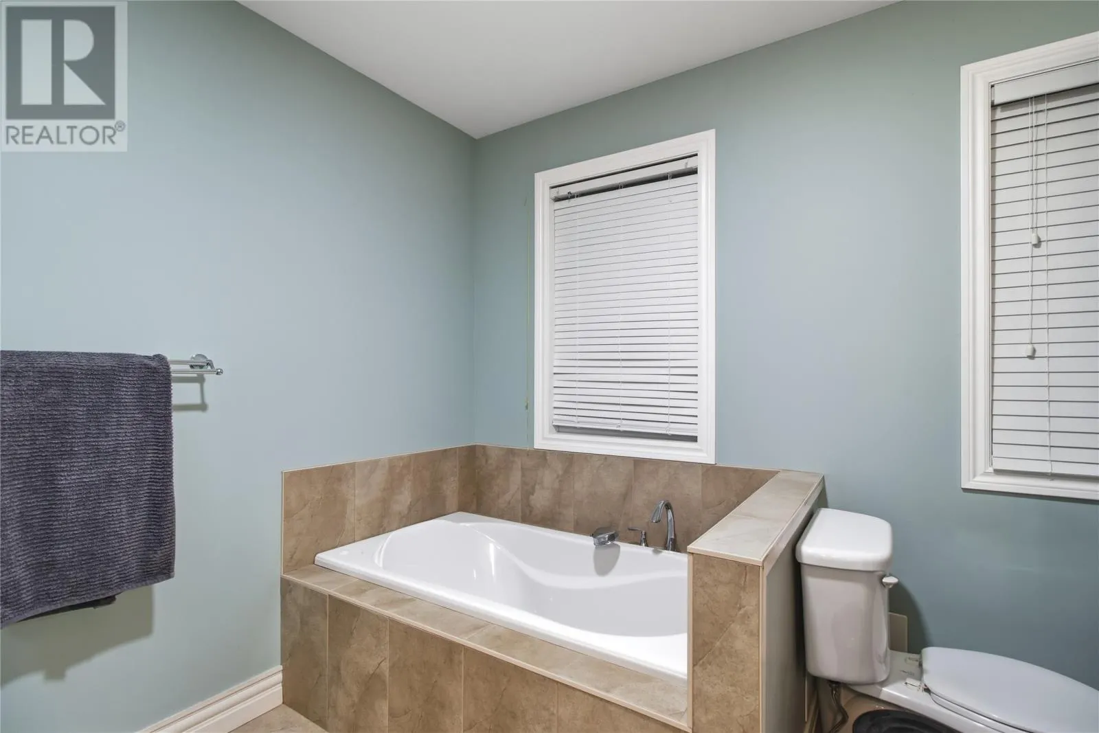 14 Sugarpine Crescent