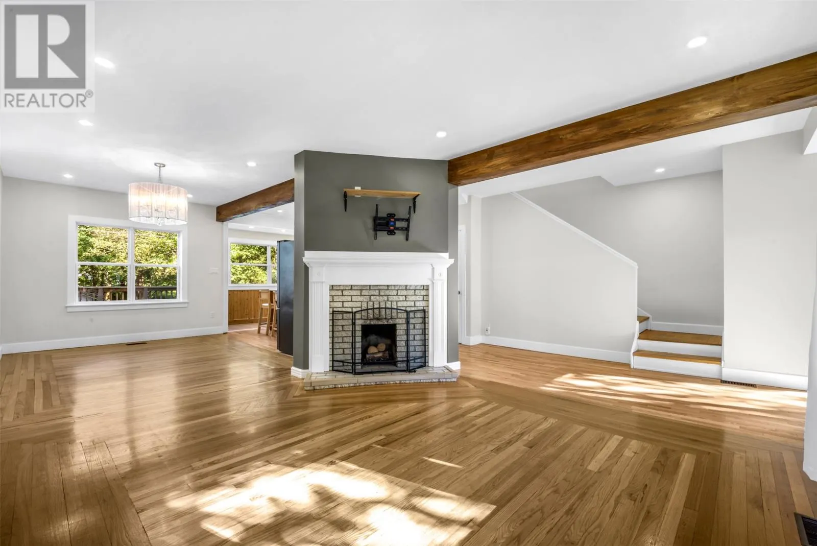 32 Craigmillar Avenue