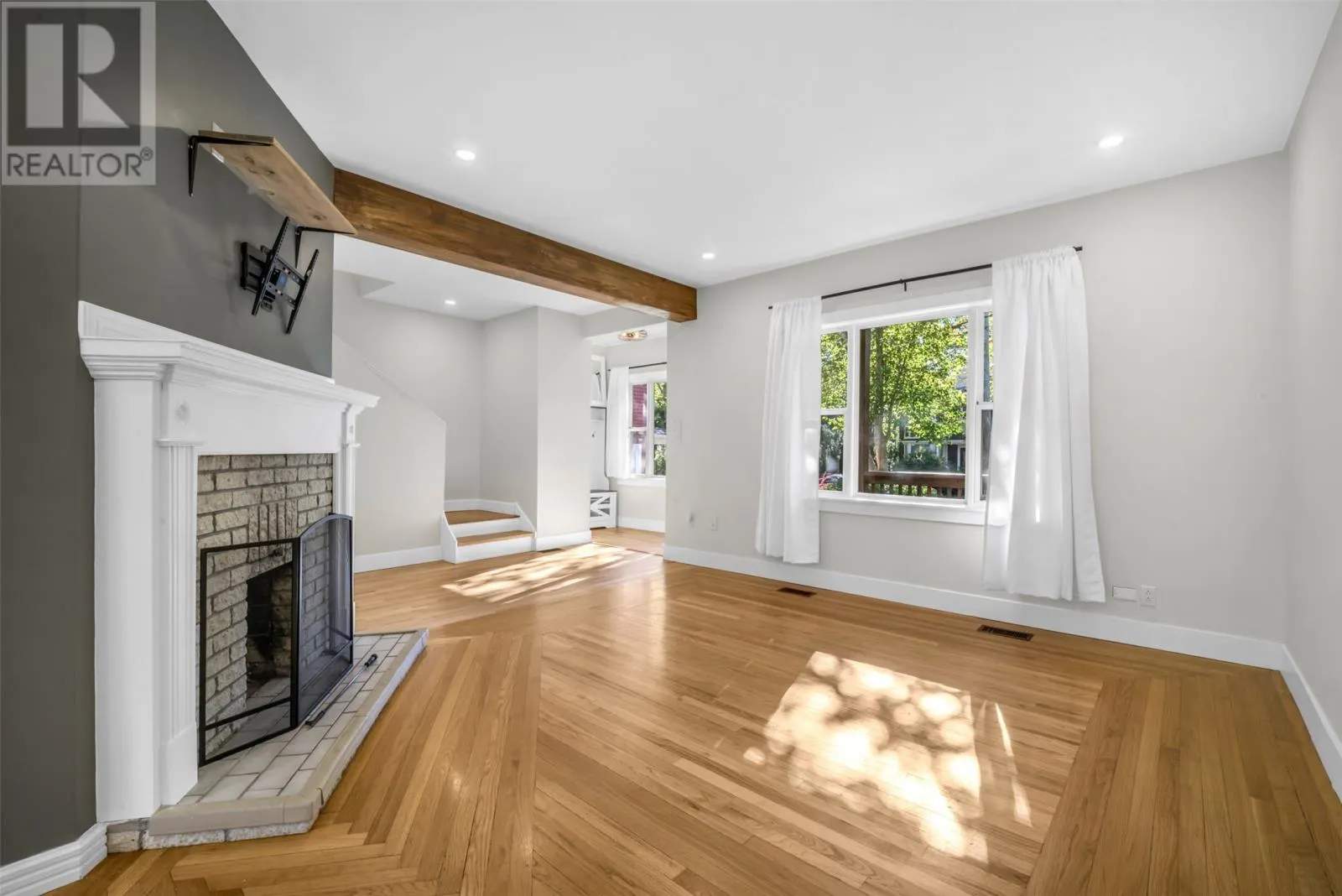 32 Craigmillar Avenue