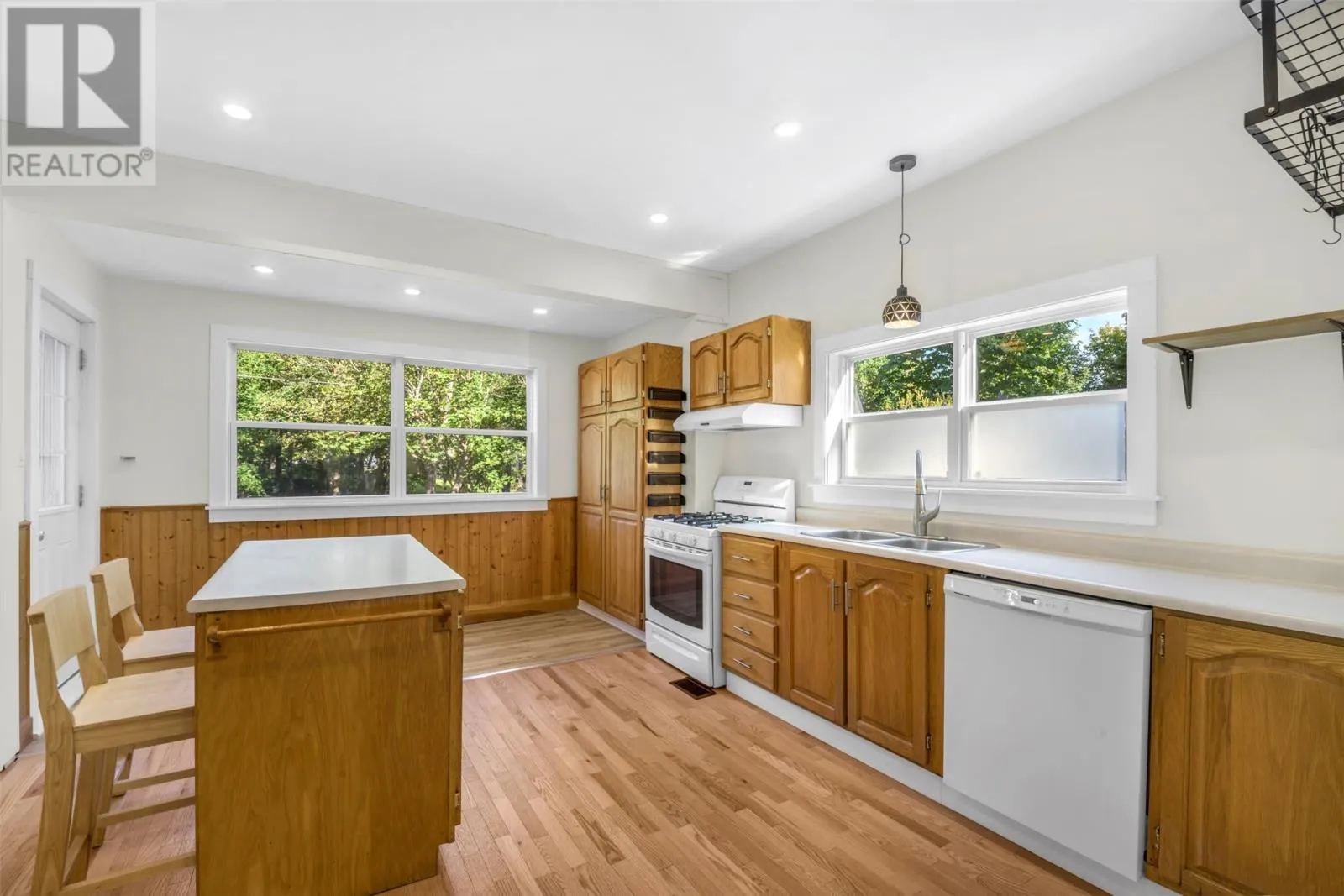 32 Craigmillar Avenue