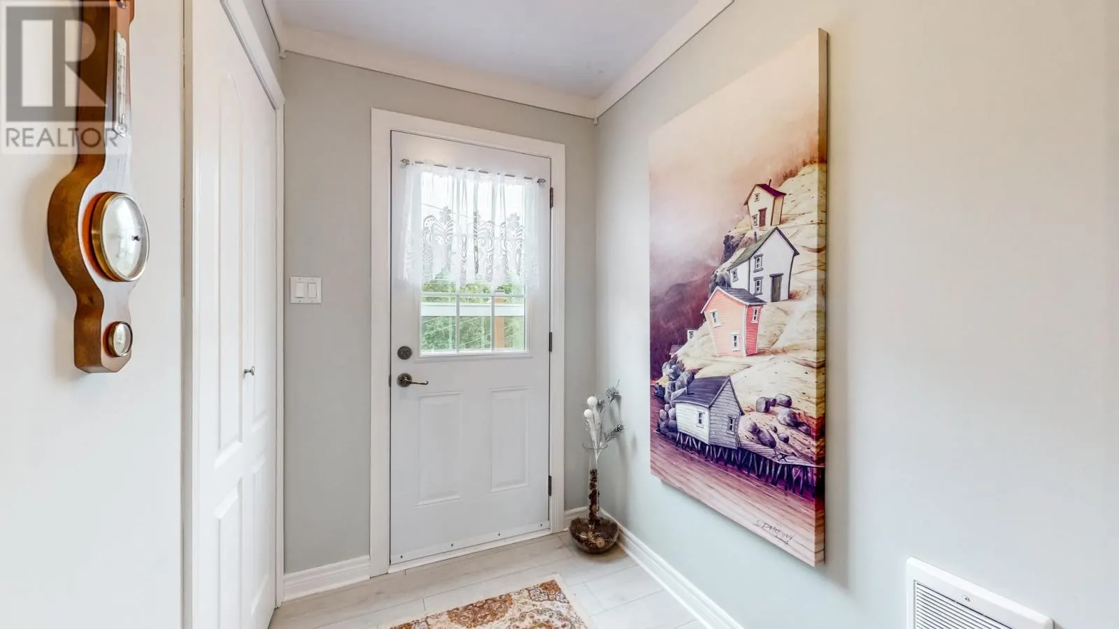 60 Lindbergh Crescent