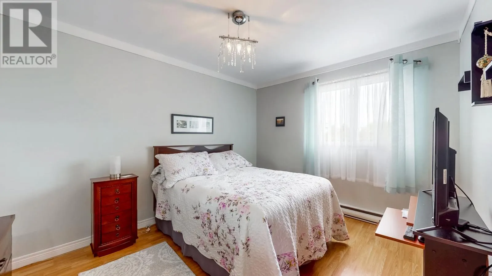 60 Lindbergh Crescent
