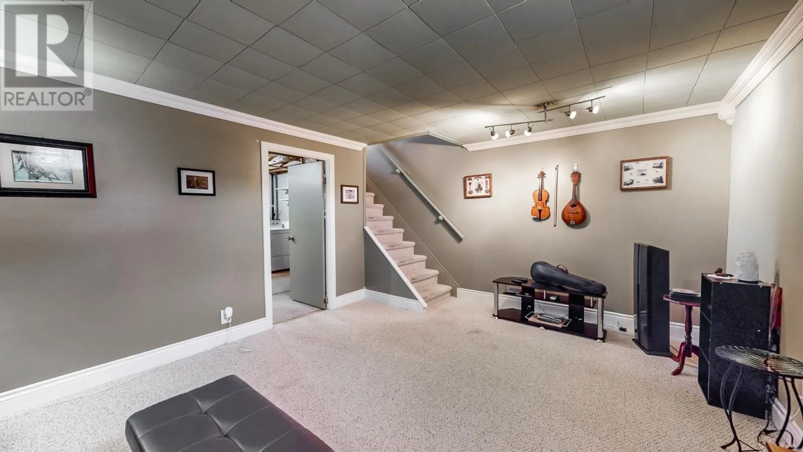 60 Lindbergh Crescent