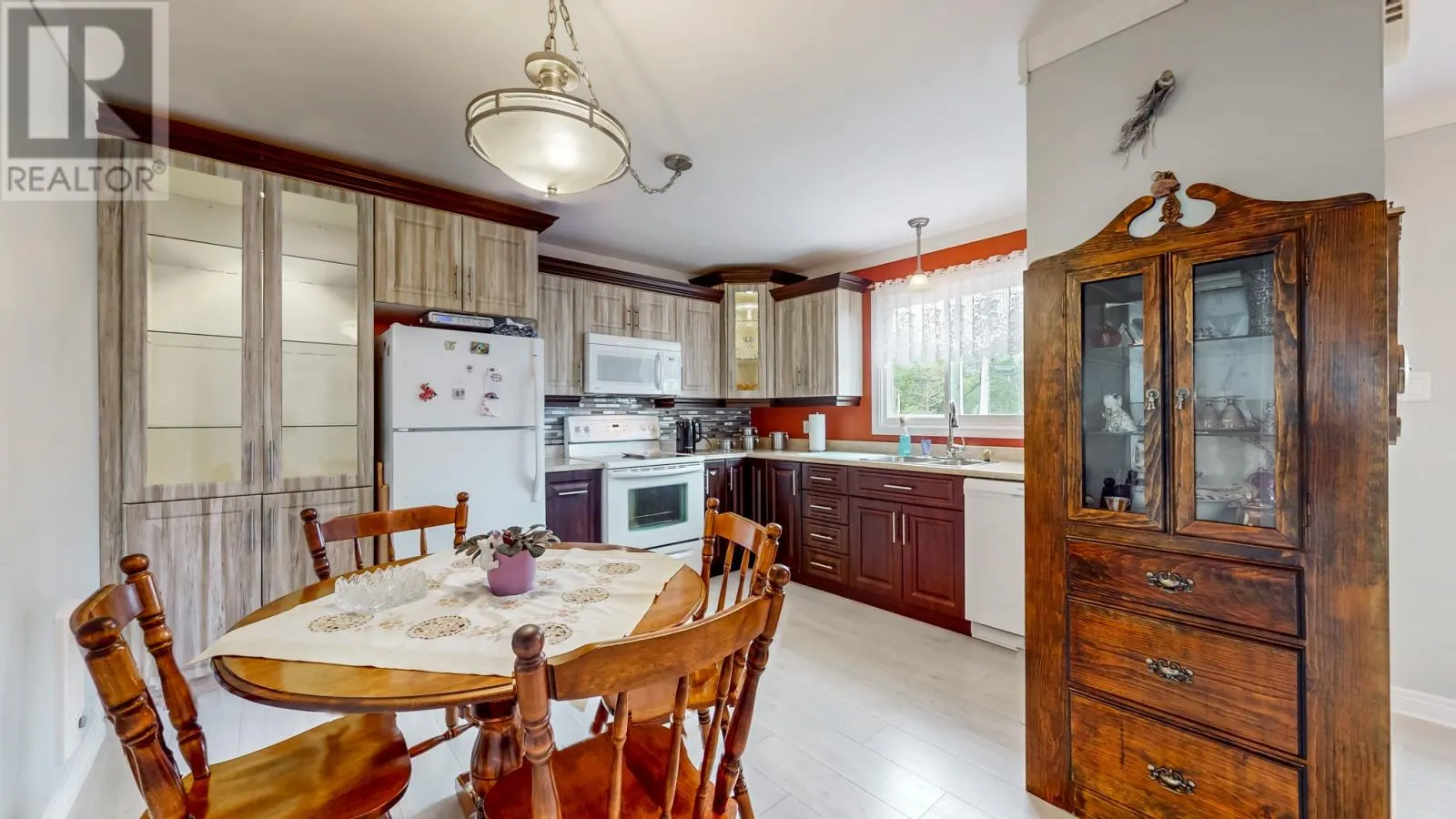 60 Lindbergh Crescent