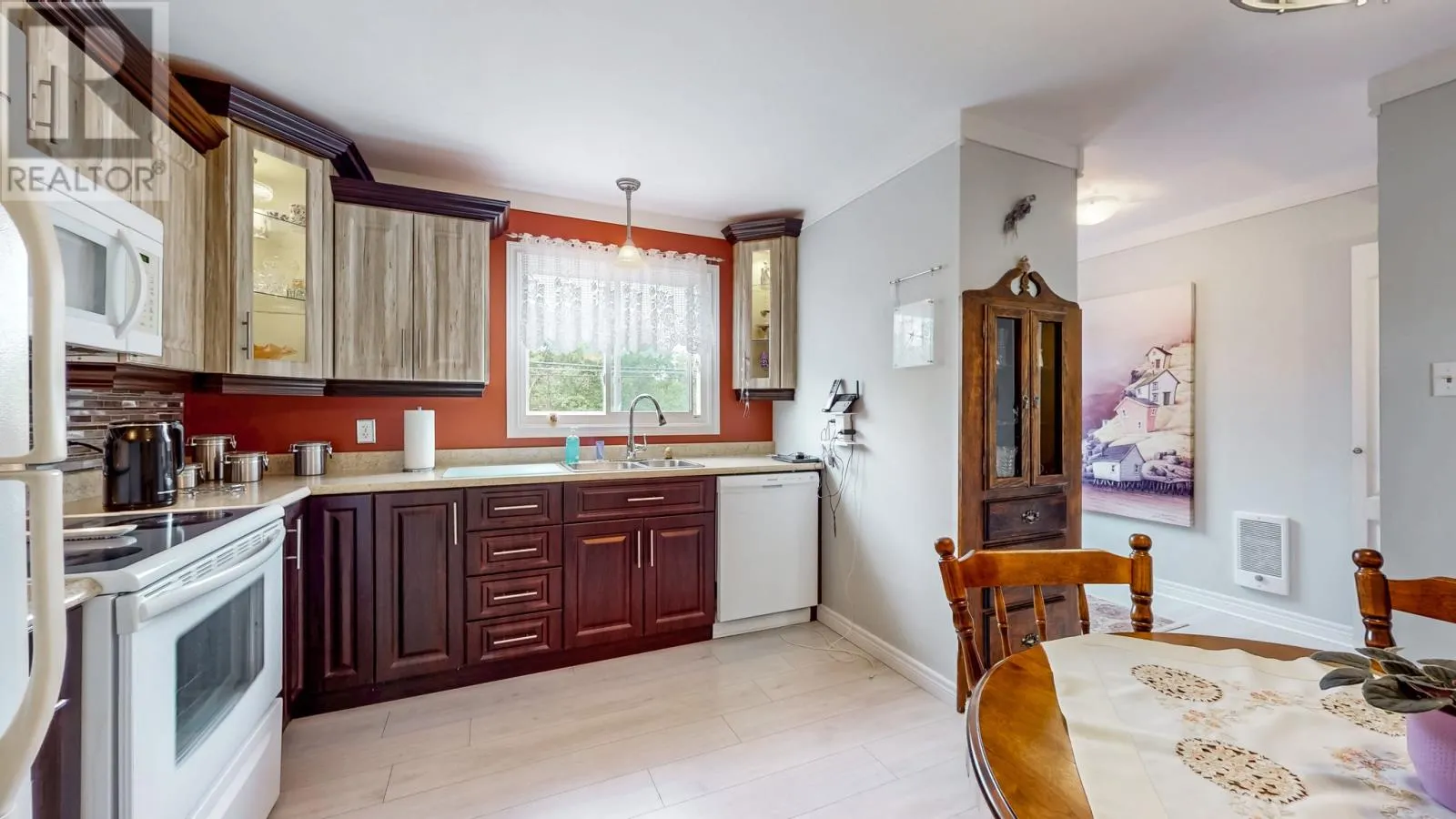 60 Lindbergh Crescent