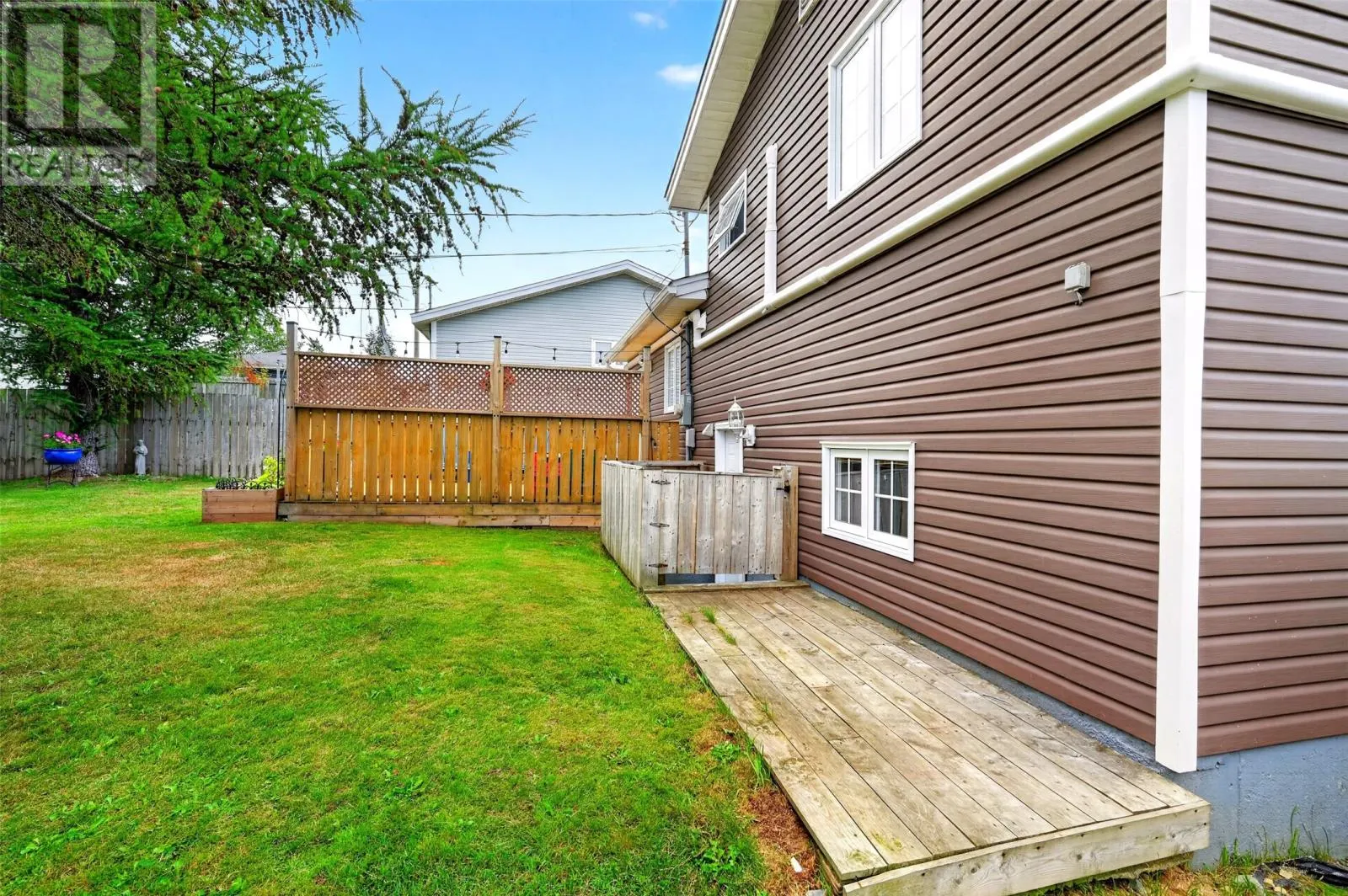 12 Leger Crescent