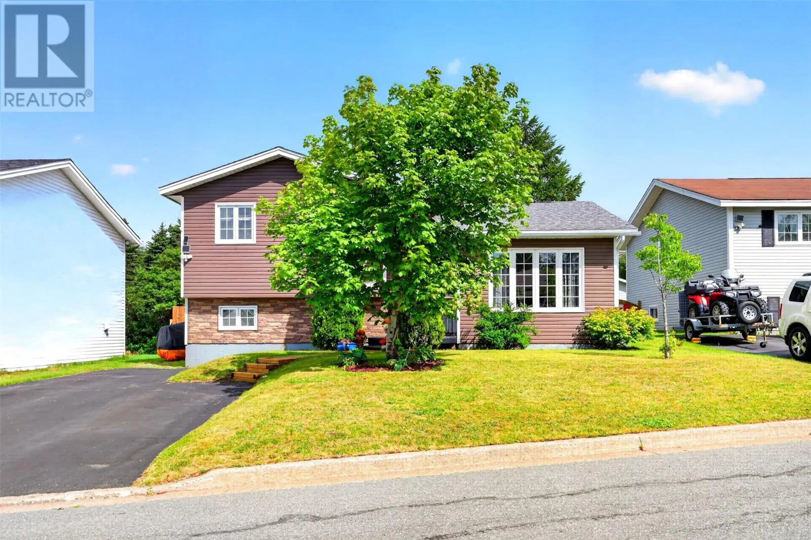 12 Leger Crescent