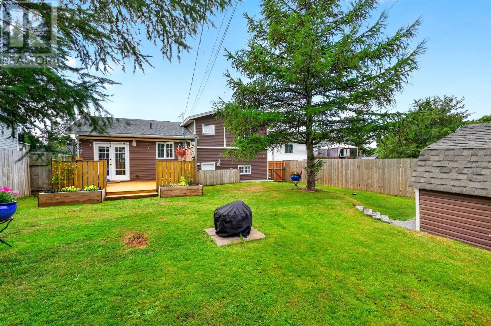 12 Leger Crescent