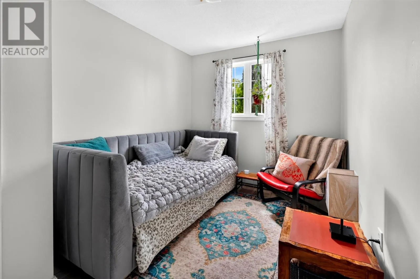 12 Leger Crescent