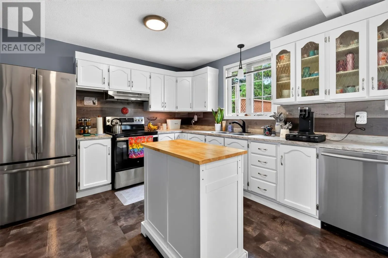 12 Leger Crescent
