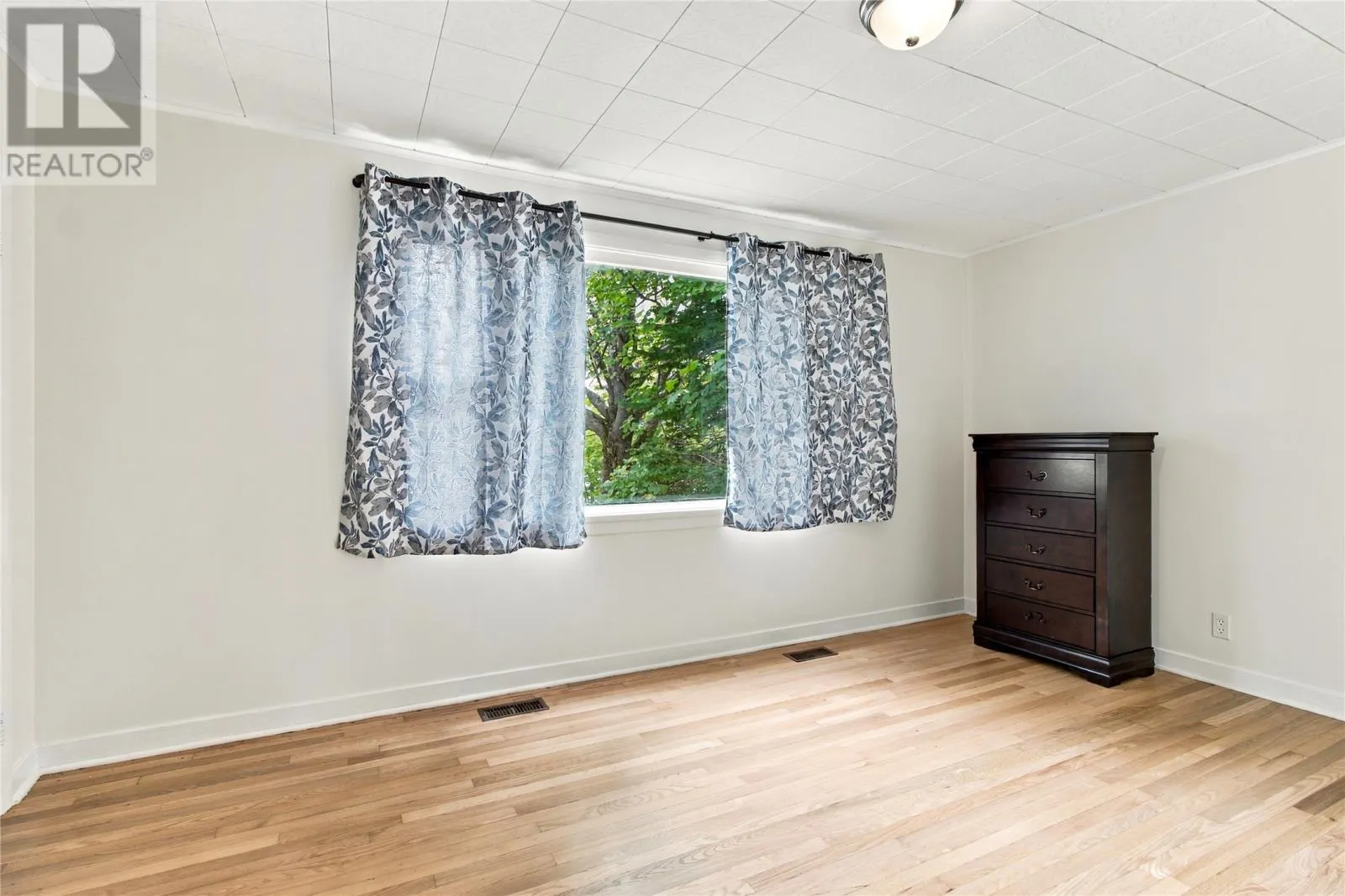 6 Cherry Hill Road