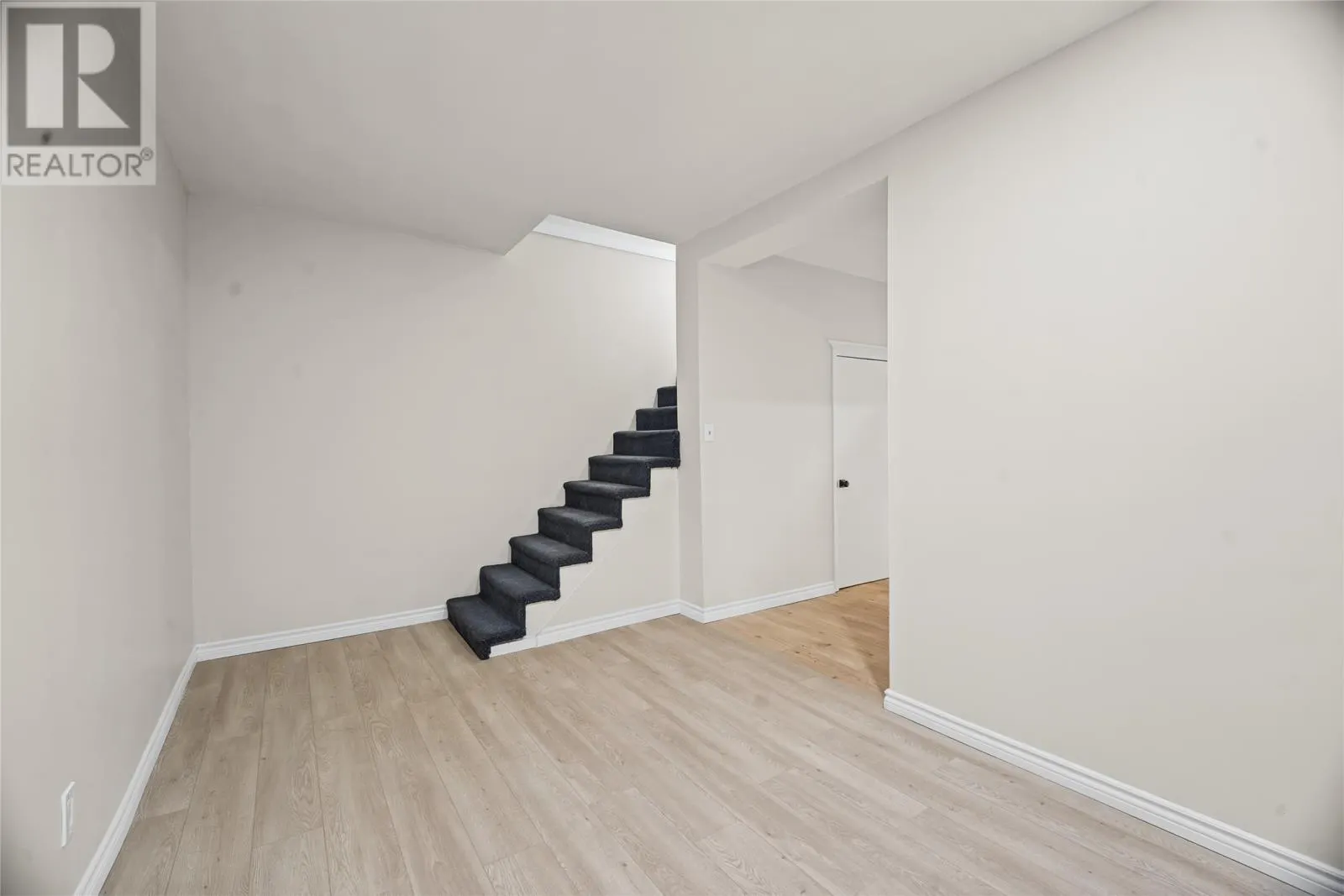 11 Steer Street