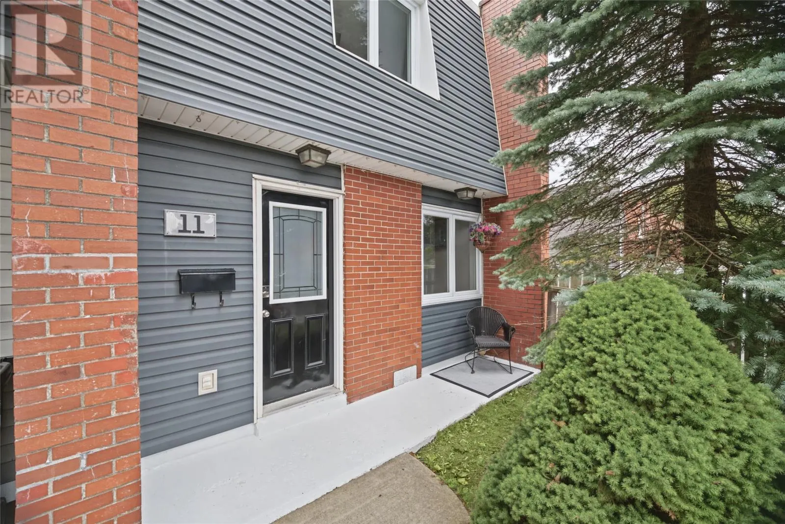 11 Steer Street