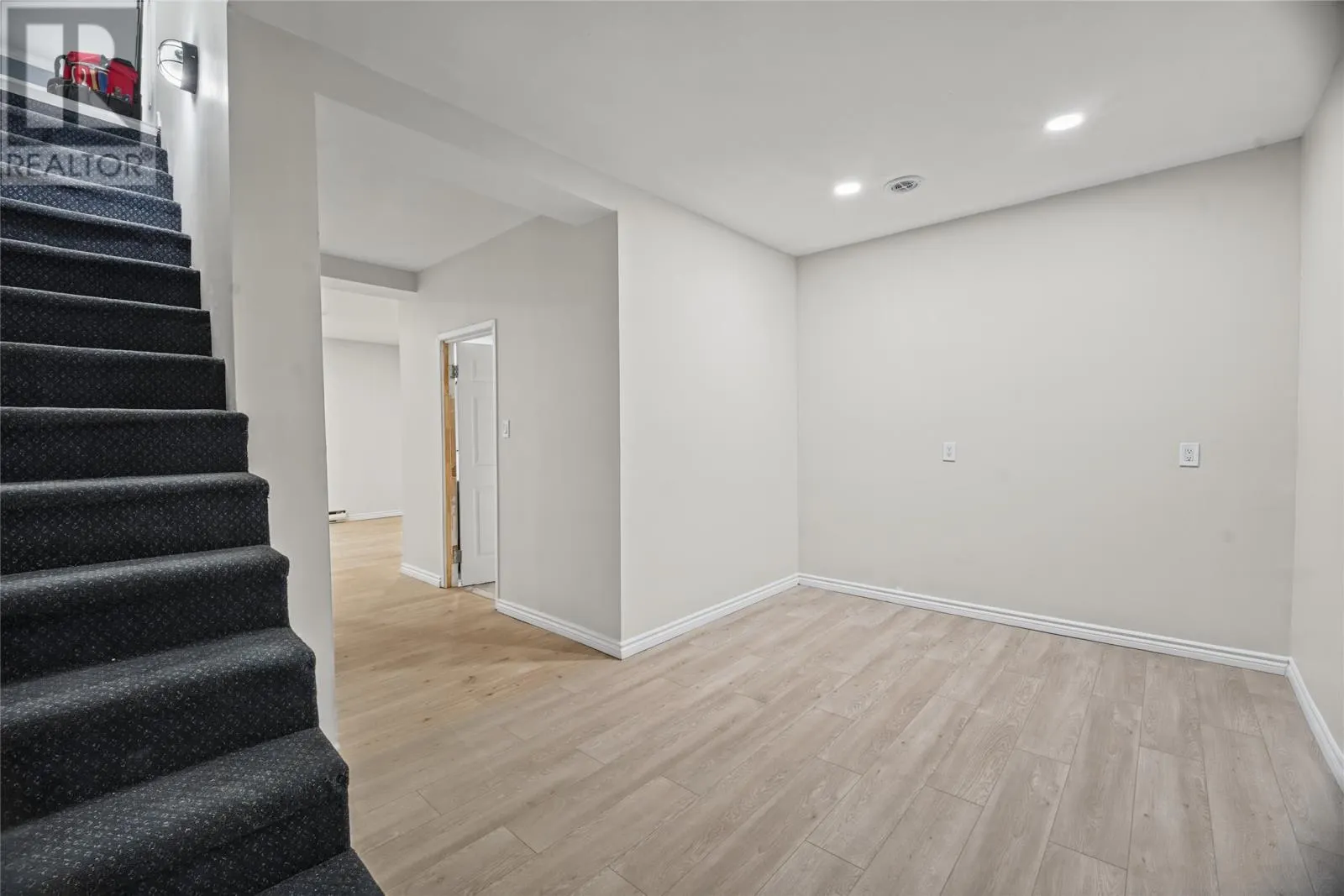 11 Steer Street