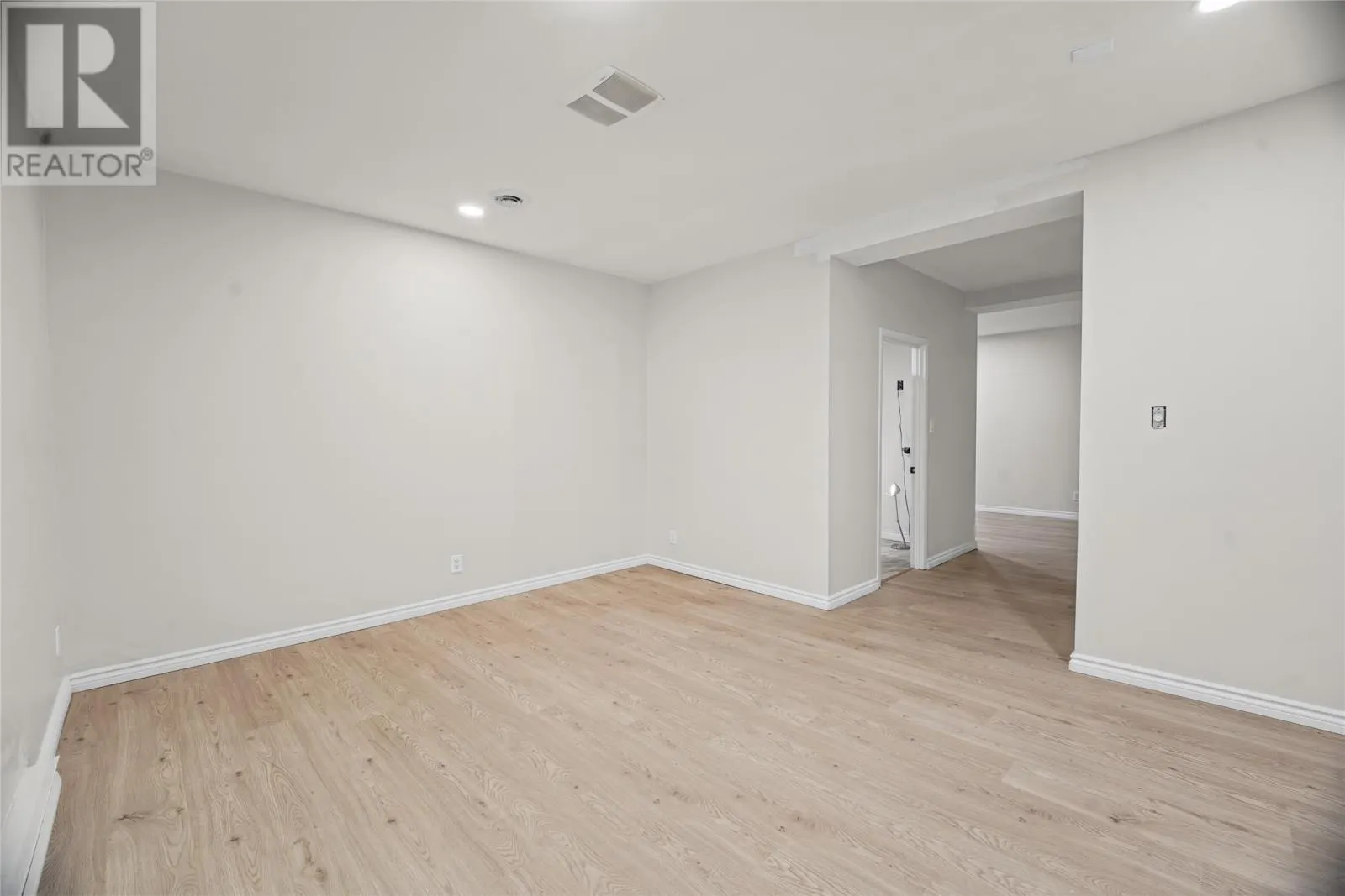 11 Steer Street