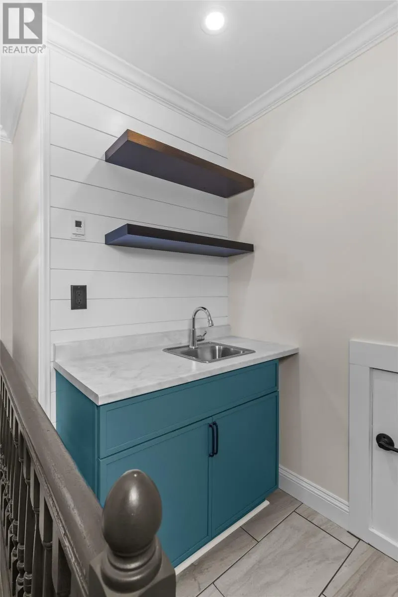 2 Blackmarsh Road
