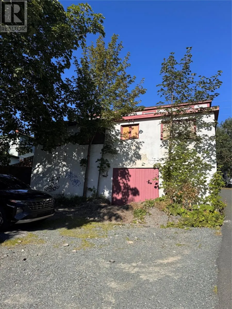 325 Hamilton Avenue