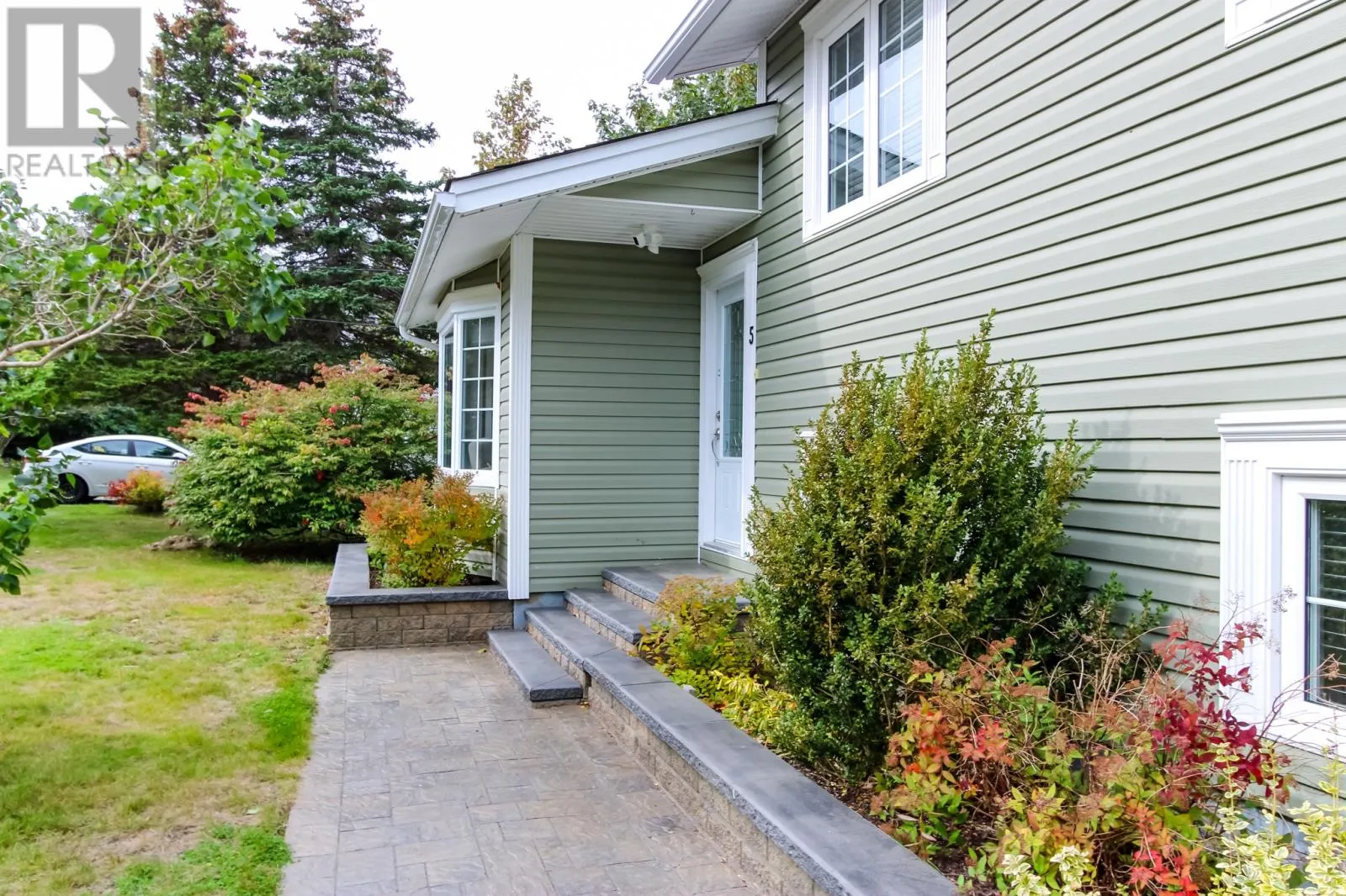 5 Ellard Place
