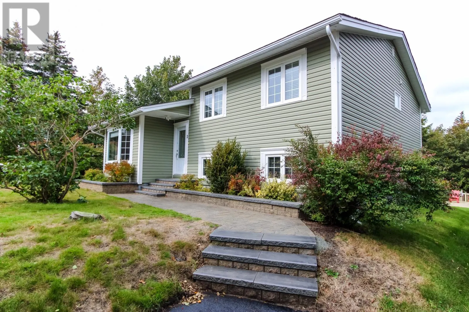 5 Ellard Place