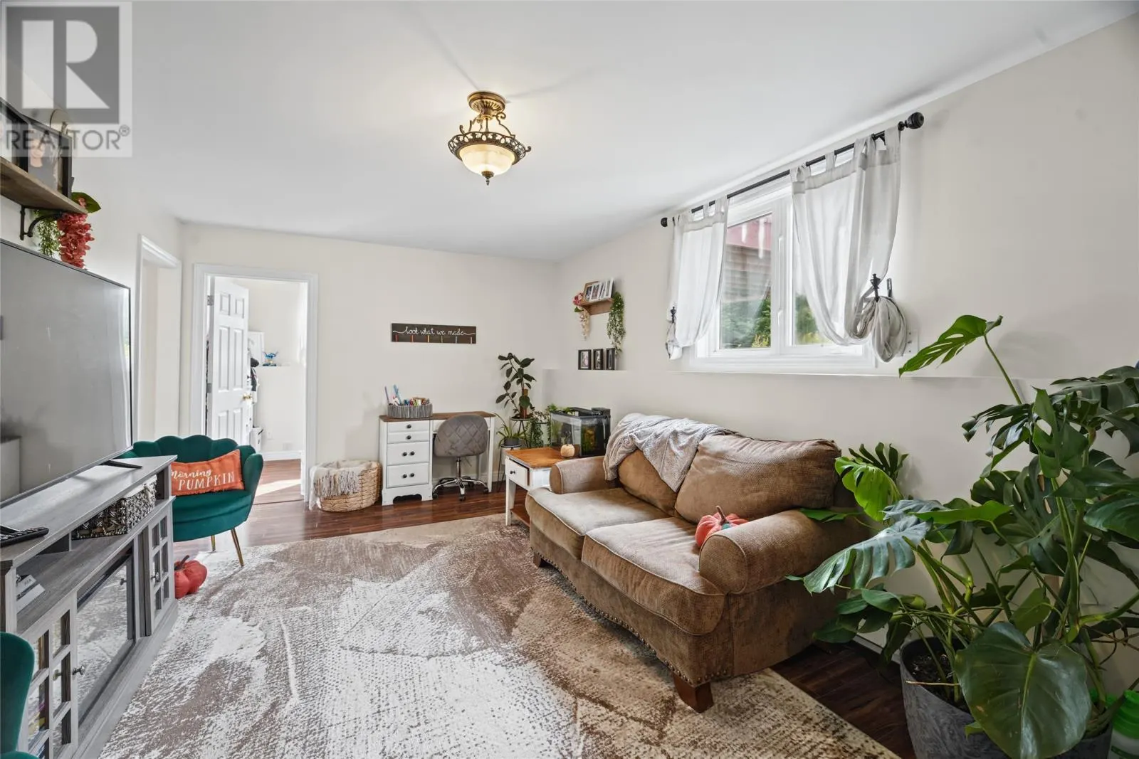 9 Eastbourne Crescent