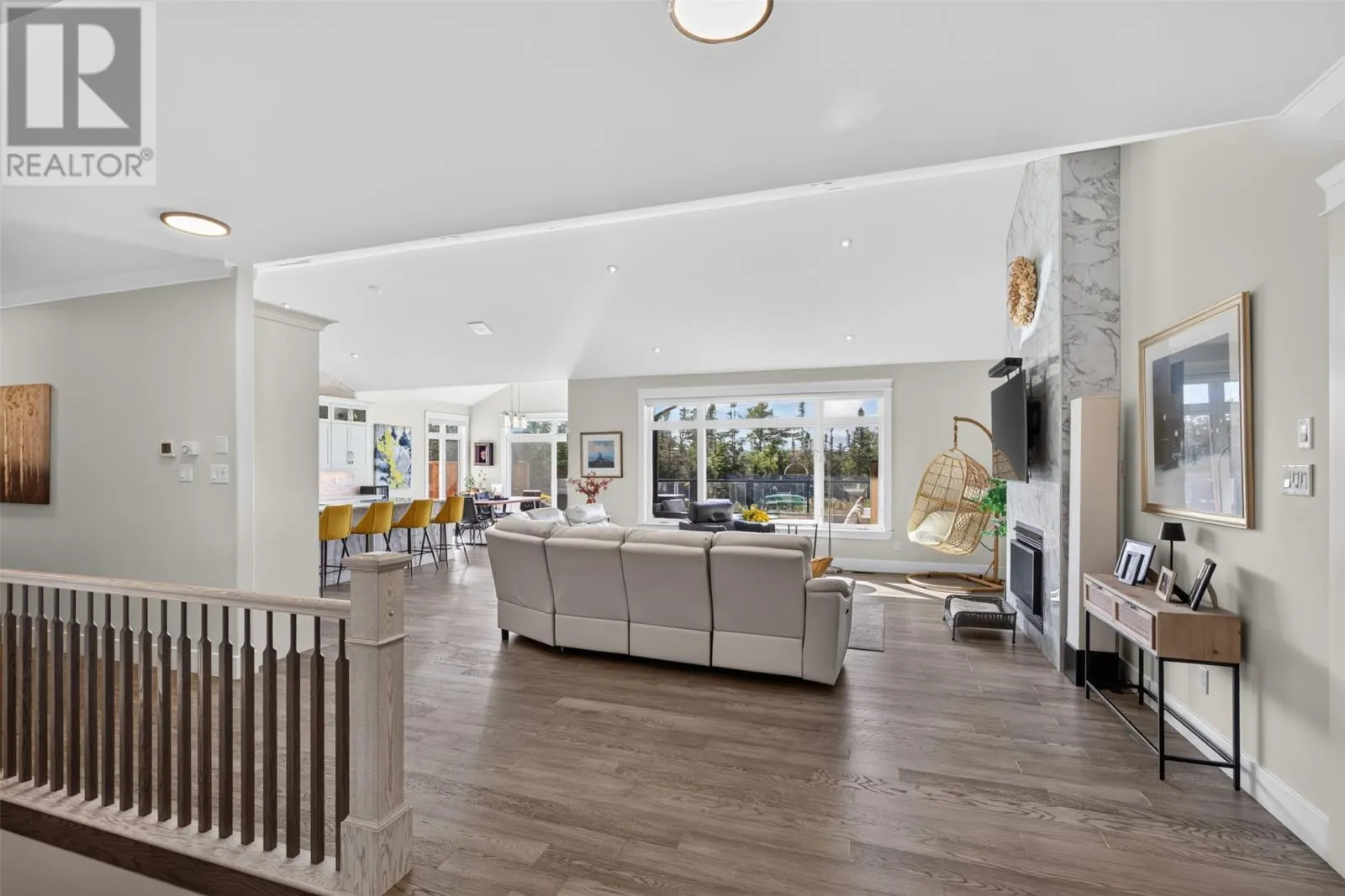 34 EDGEWATER Lane