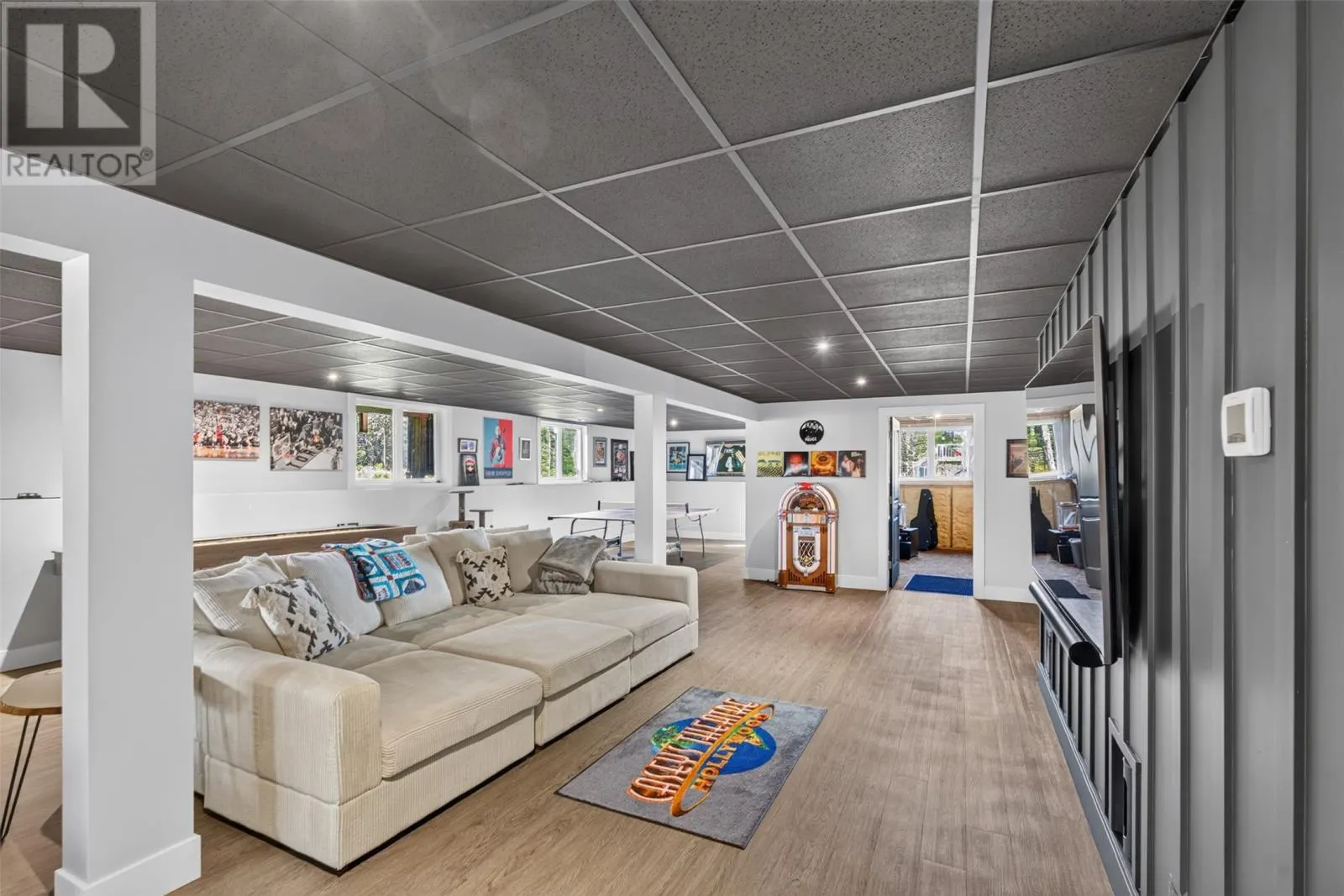 34 EDGEWATER Lane