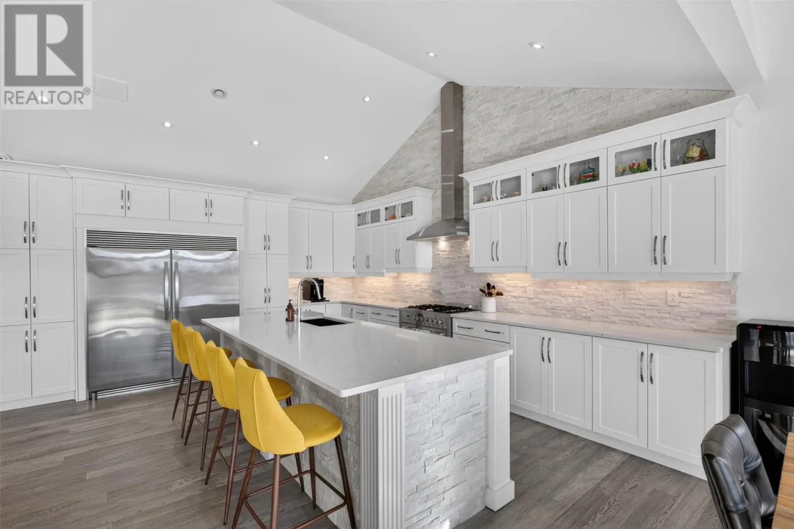 34 EDGEWATER Lane