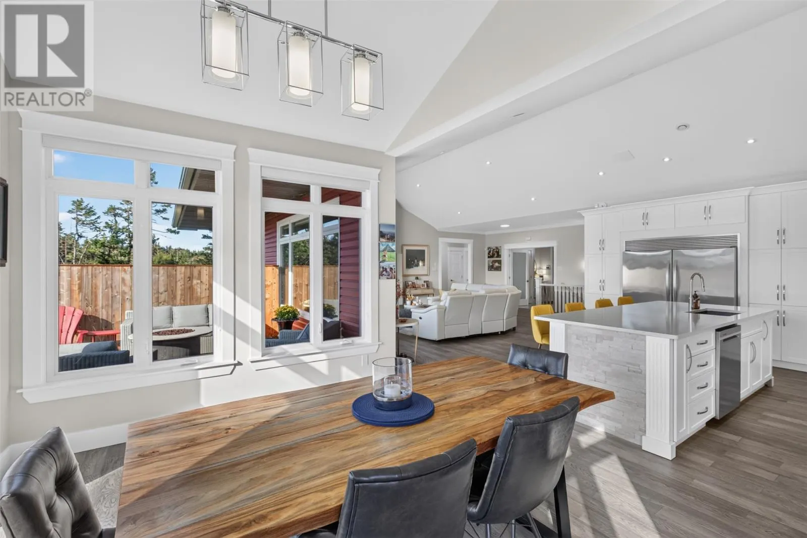 34 EDGEWATER Lane