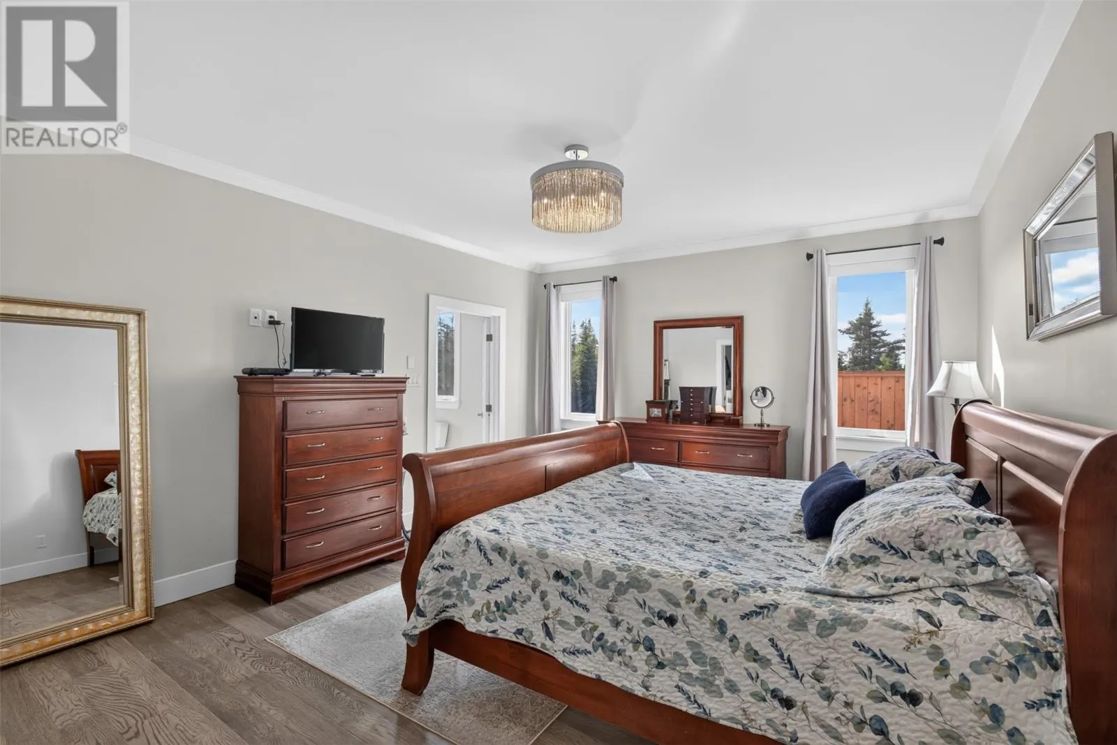 34 EDGEWATER Lane