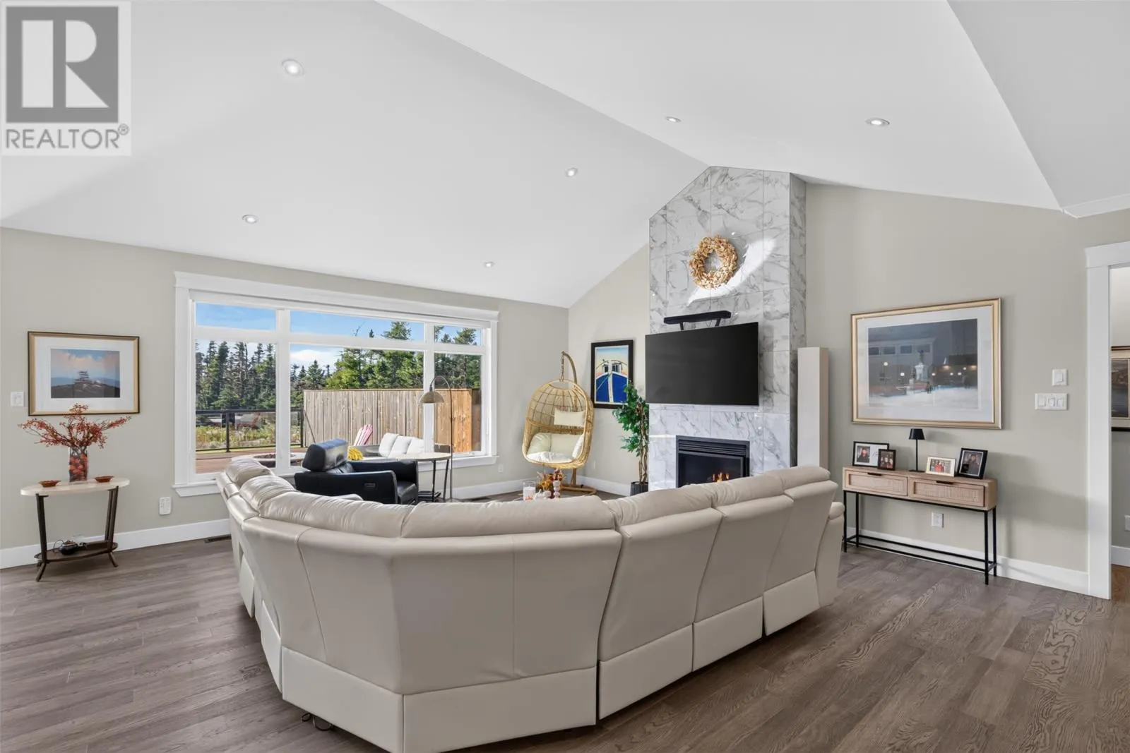34 EDGEWATER Lane