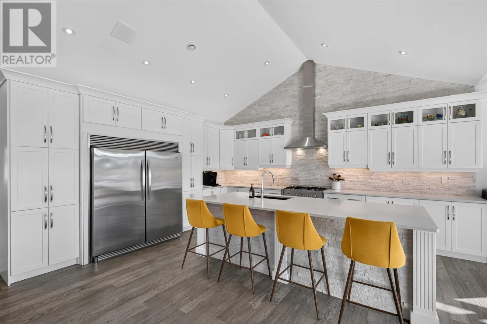 34 EDGEWATER Lane