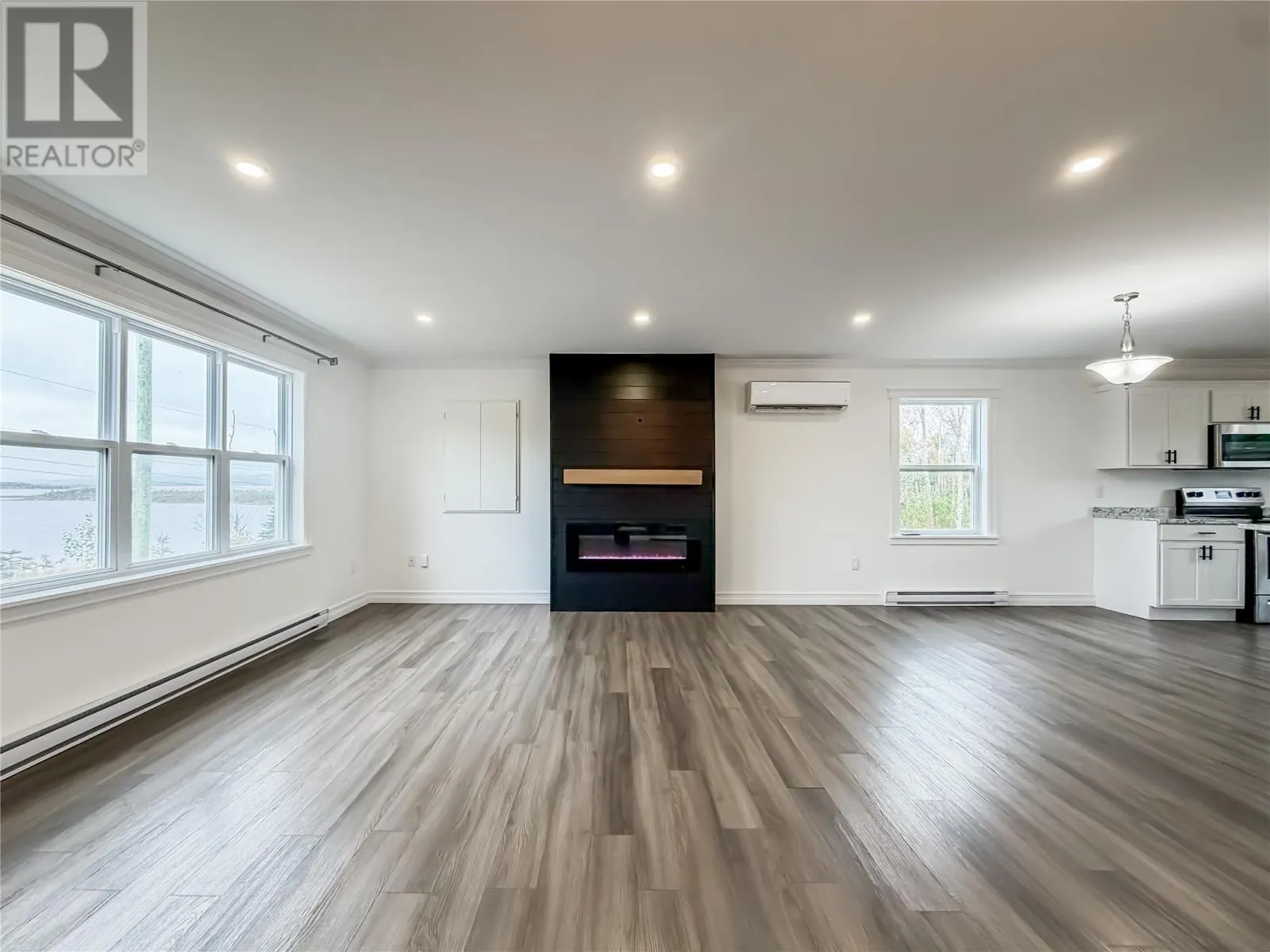 6 South West Crescent