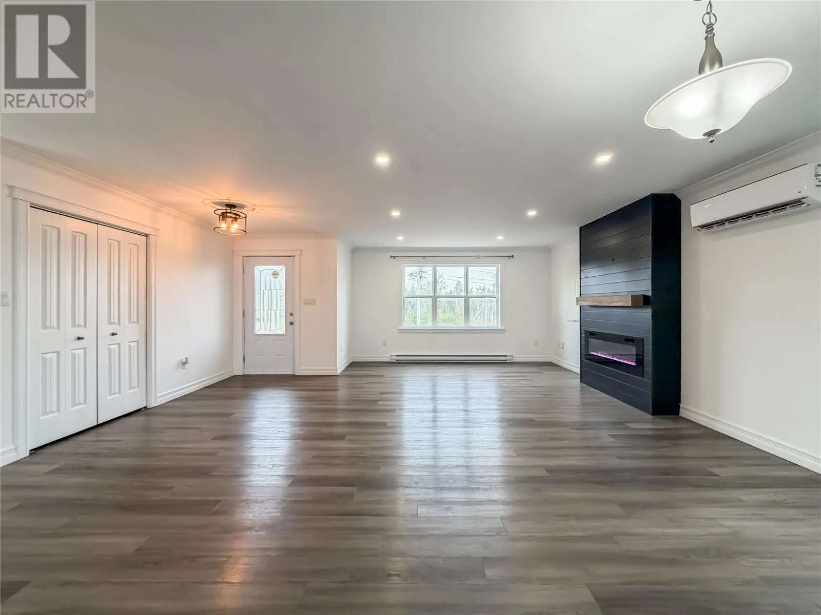6 South West Crescent