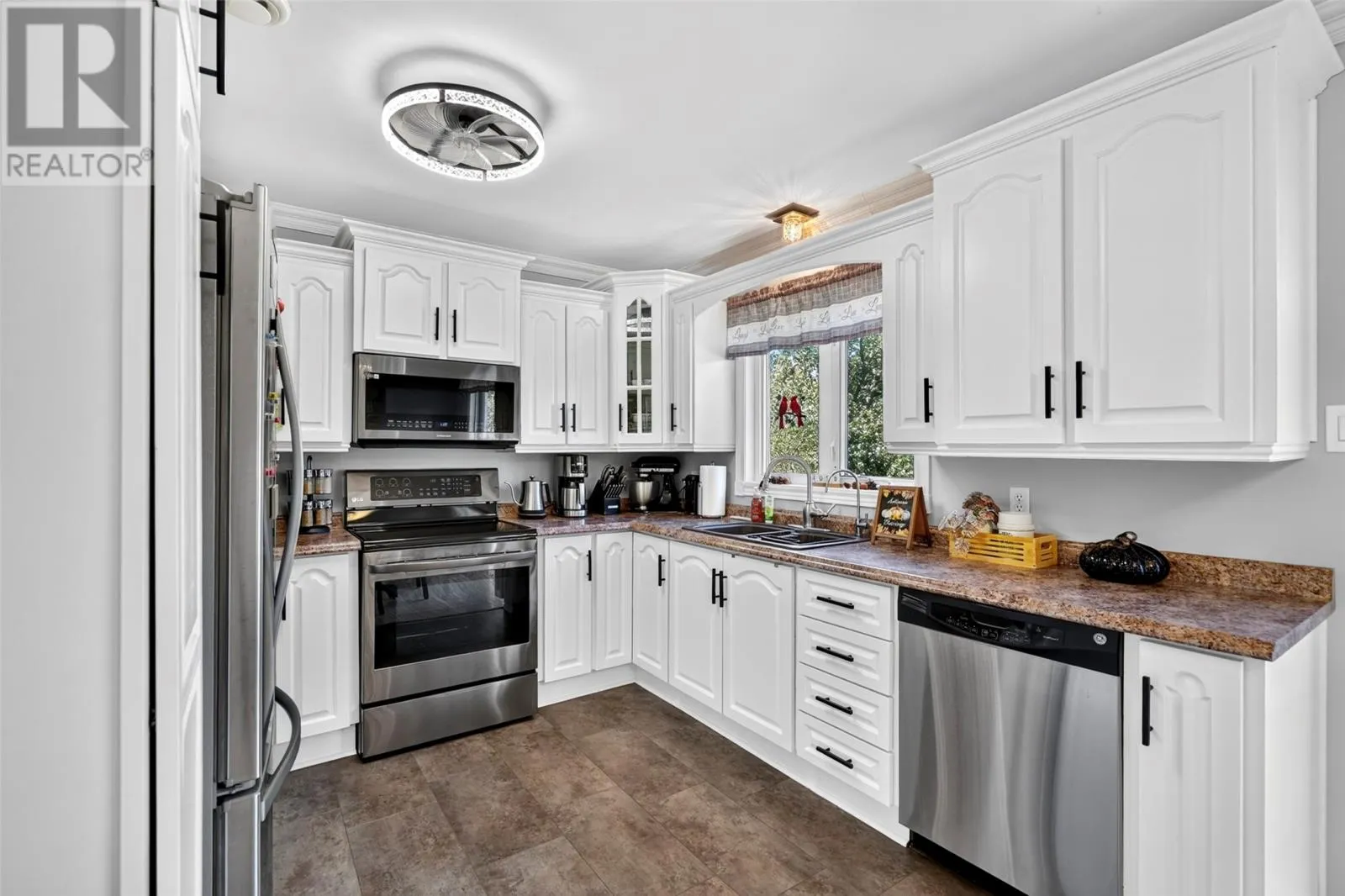 18 Shaheen Crescent